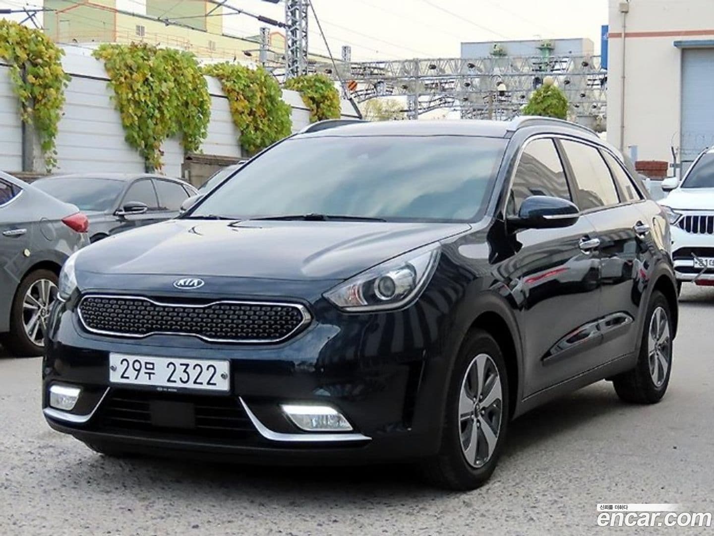 Main__Slider__Photo:Niro Kia 2017.9-0