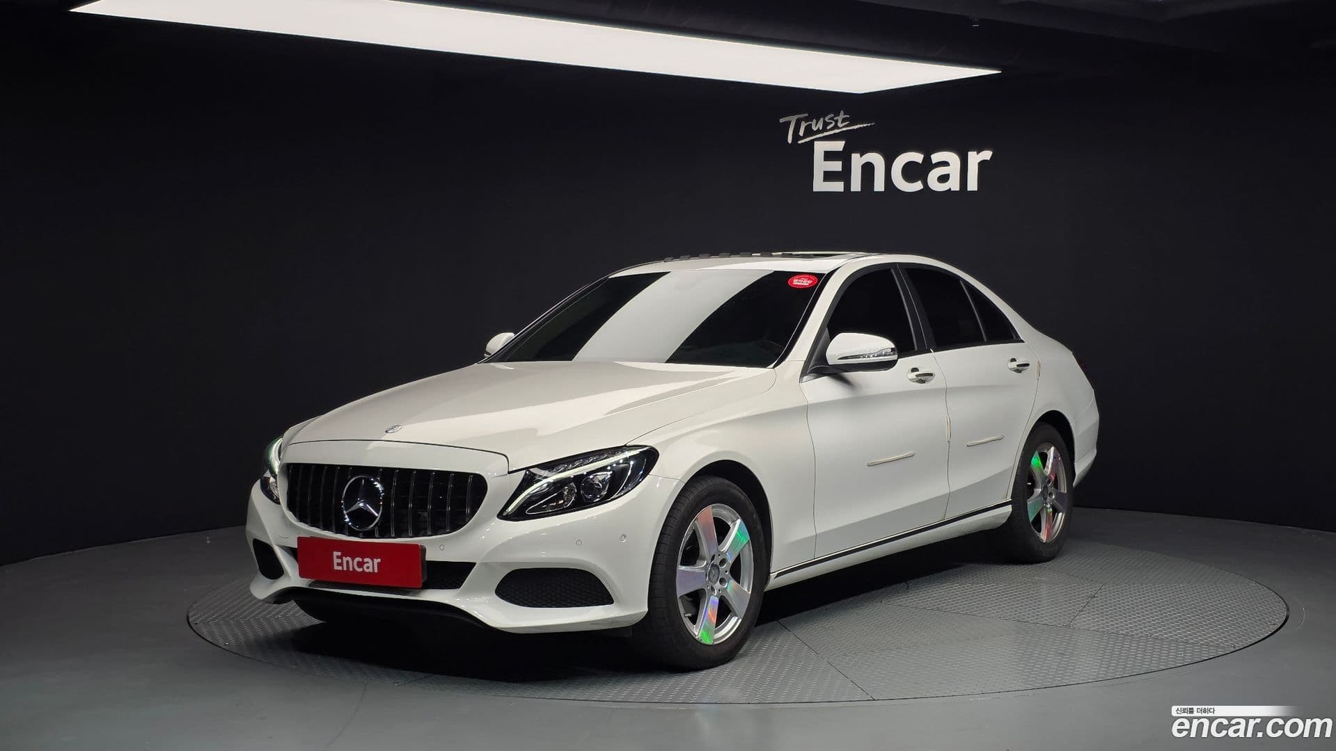 Main__Slider__Photo:C-Class Mercedes-Benz 2016.1-0