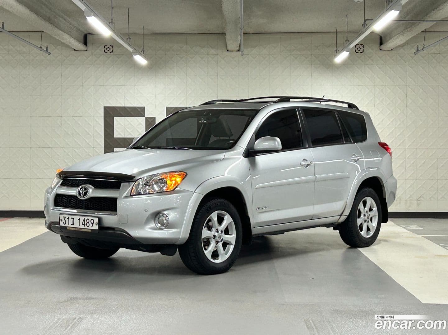 Main__Slider__Photo:RAV4 Toyota 2010.5-0