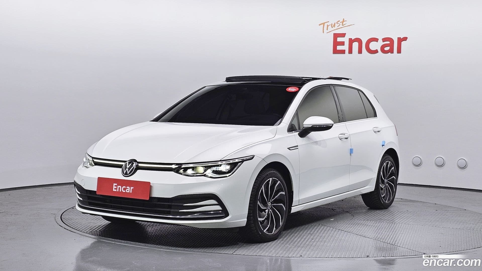 Main__Slider__Photo:Golf Volkswagen 2022.1-0