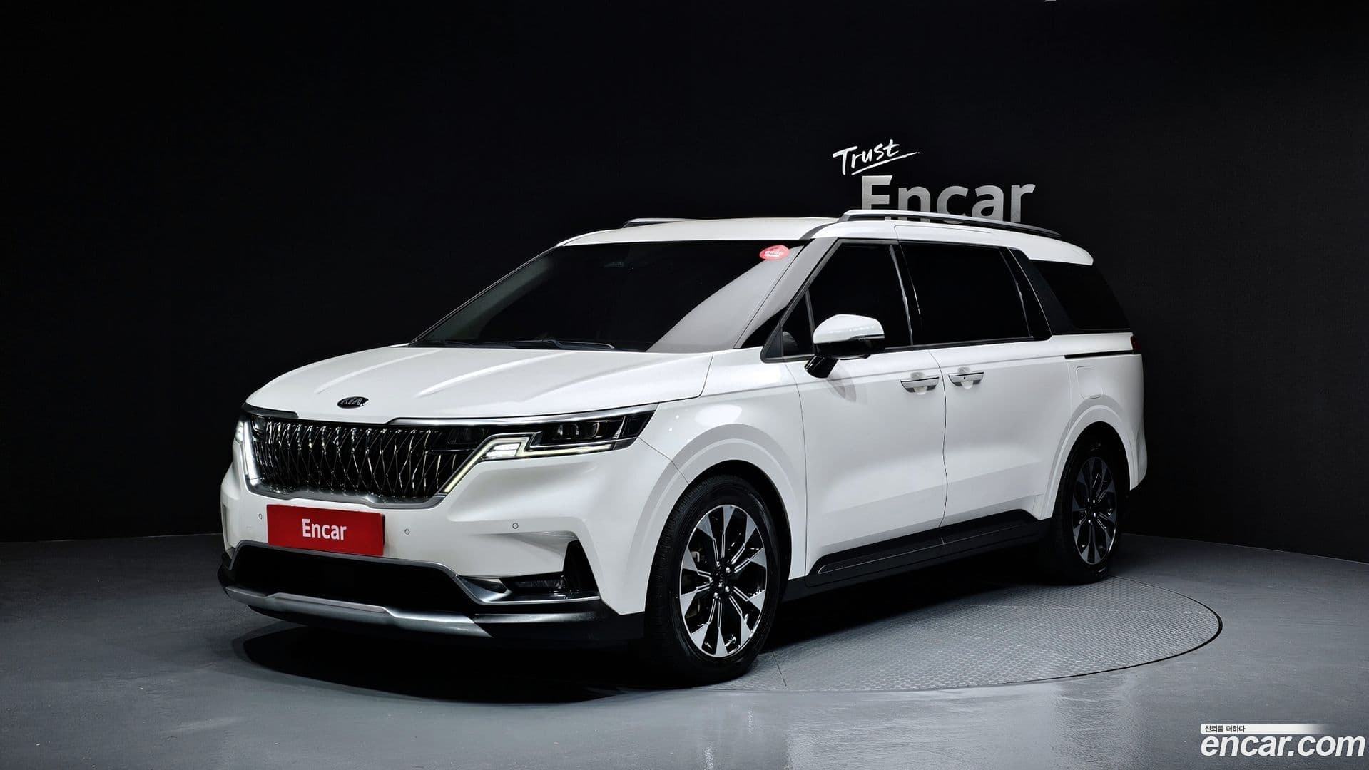 Main__Slider__Photo:Canival Kia 2020.11-0