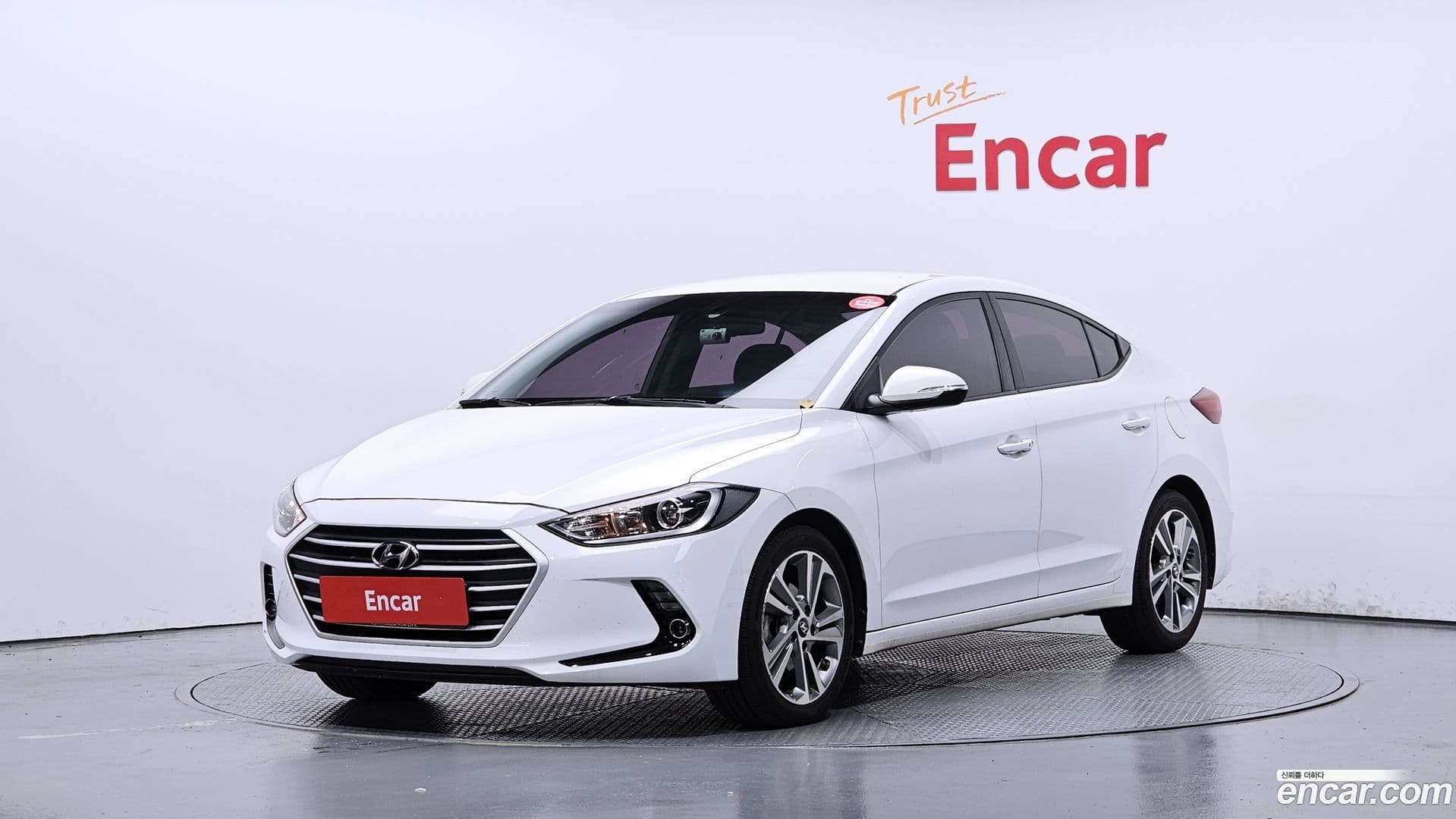 Main__Slider__Photo:AVANTE Hyundai 2017.8-0