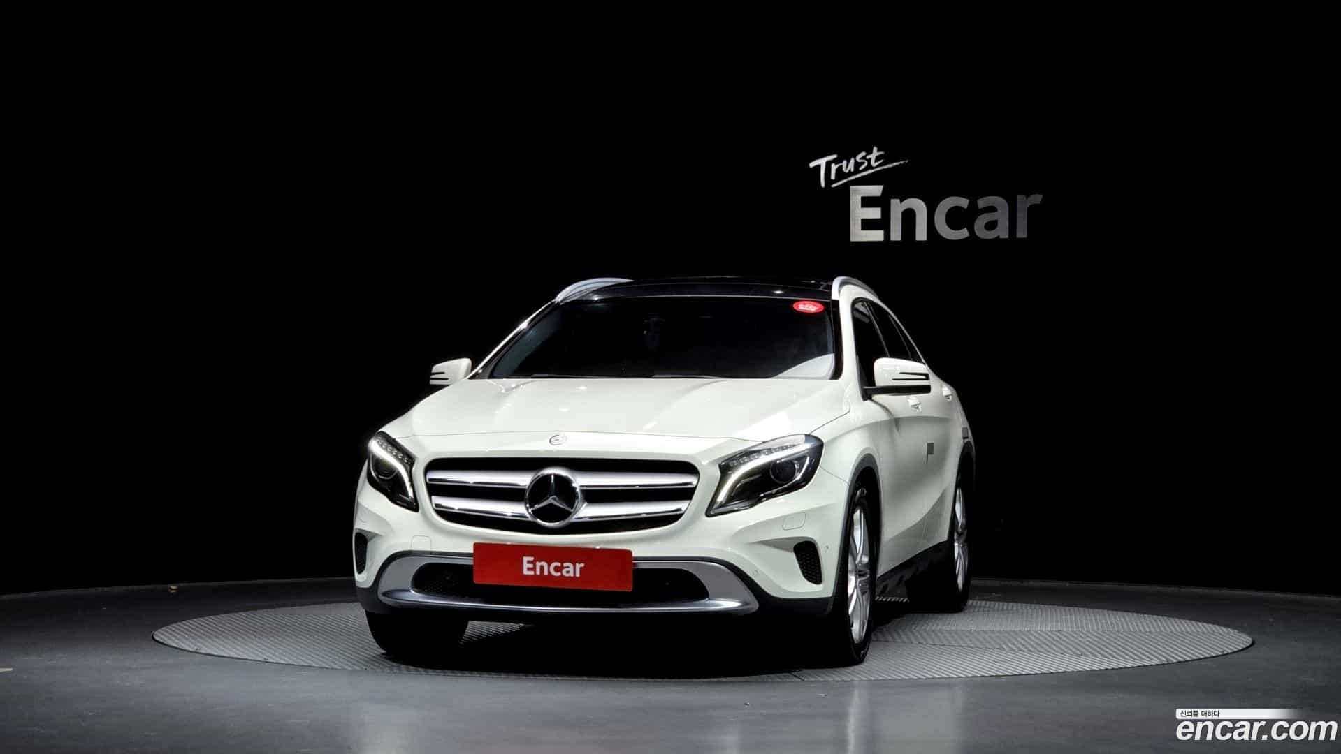GLA-Class Mercedes-Benz 2015.7-OUTER-003