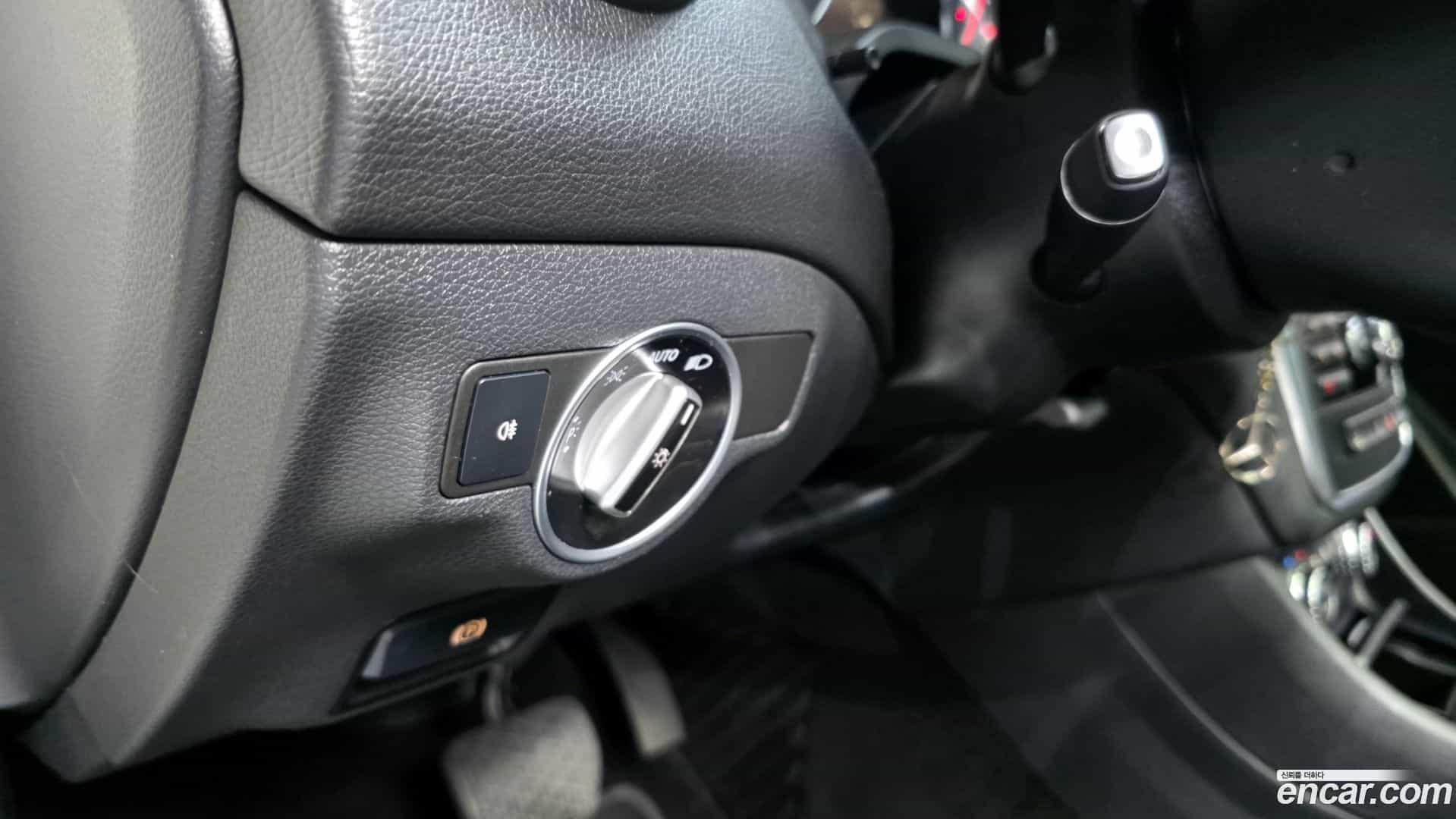 GLA-Class Mercedes-Benz 2015.7-OPTION-020