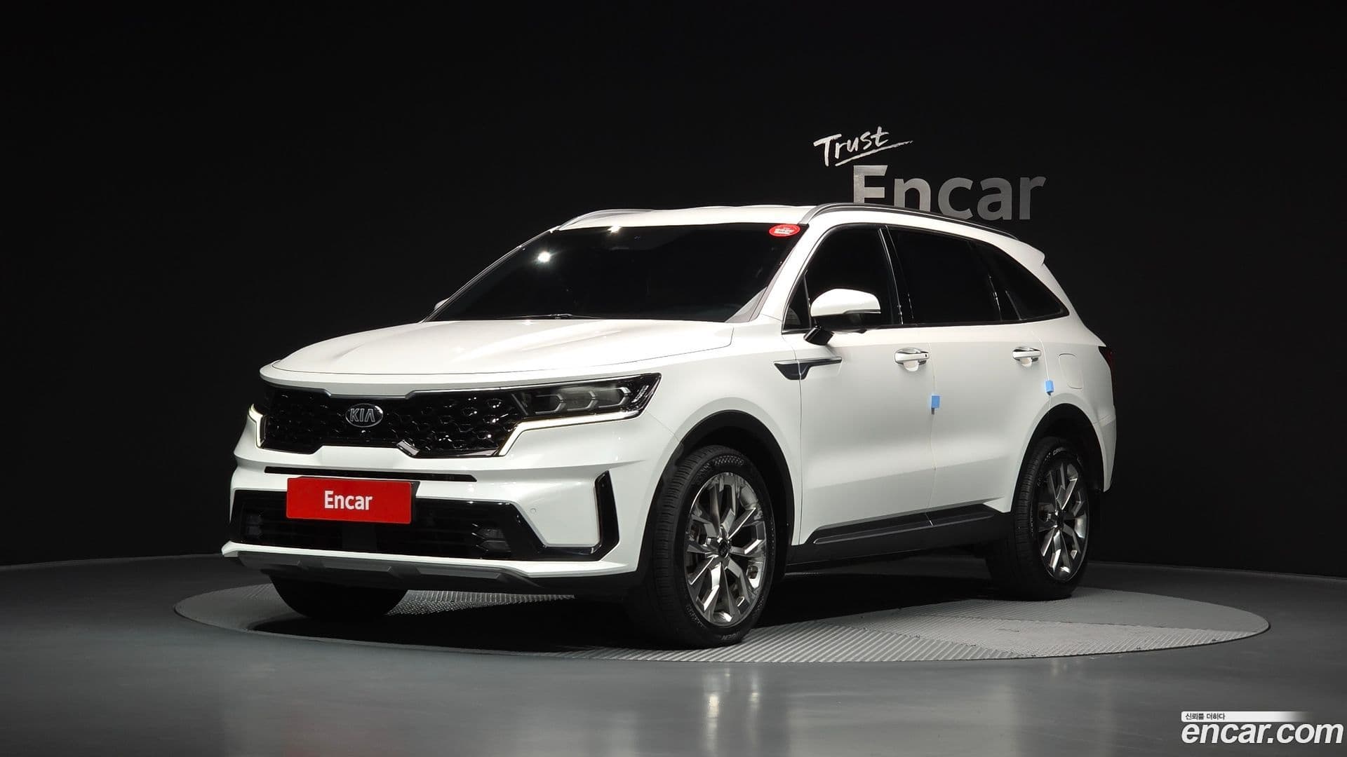 Main__Slider__Photo:Sorento Kia 2021.4-0