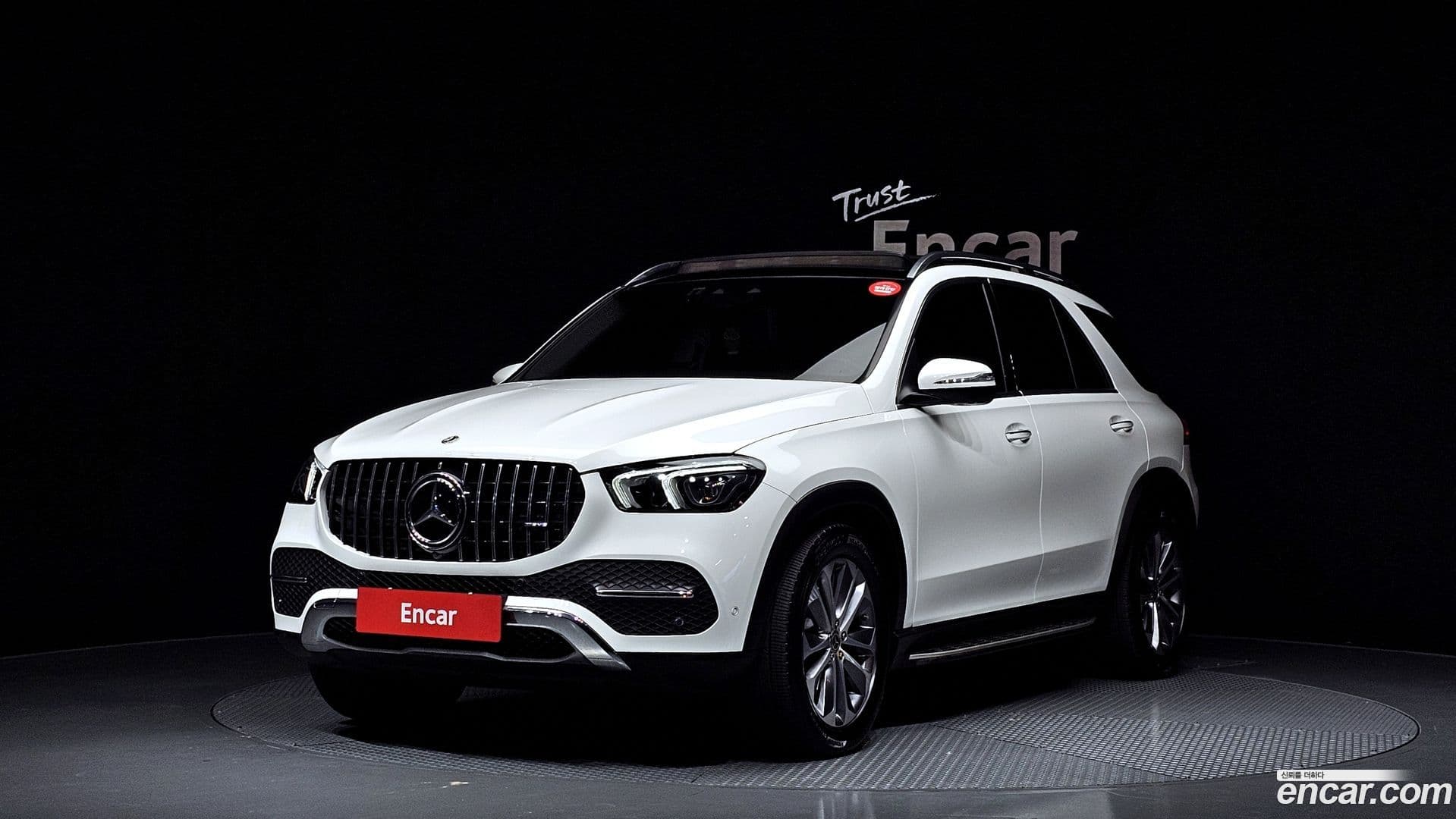 Main__Slider__Photo:GLE-Class Mercedes-Benz 2022.10-0