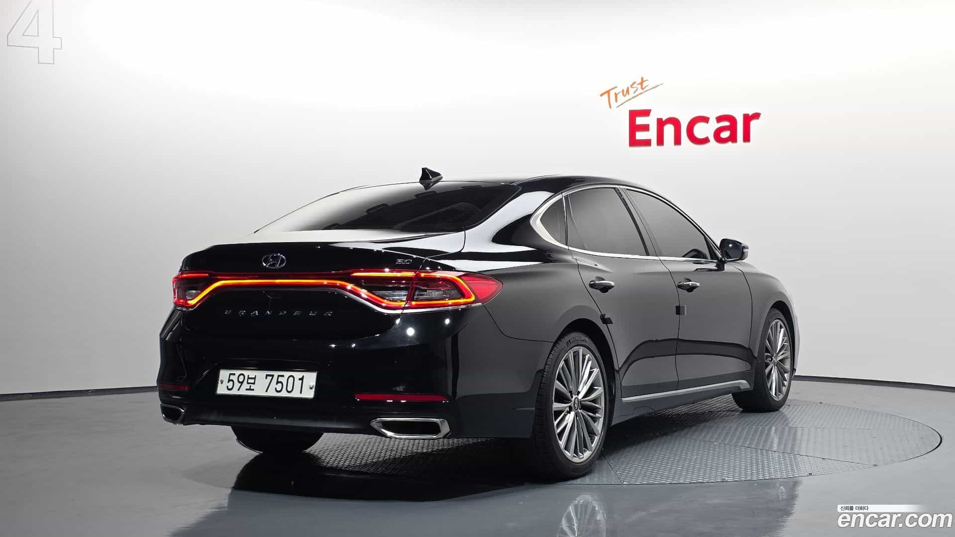 Grandeur Hyundai 2018.0-OUTER-2