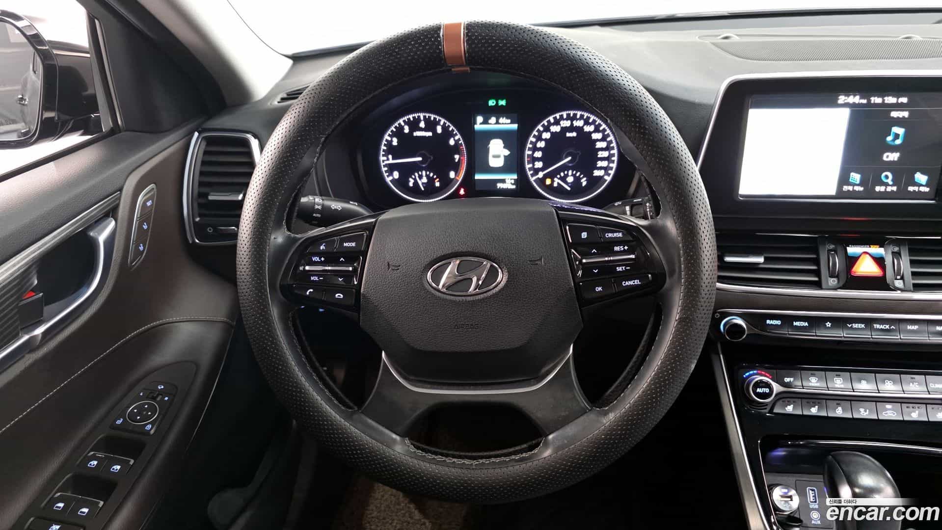 Grandeur Hyundai 2018.0-OPTION-18