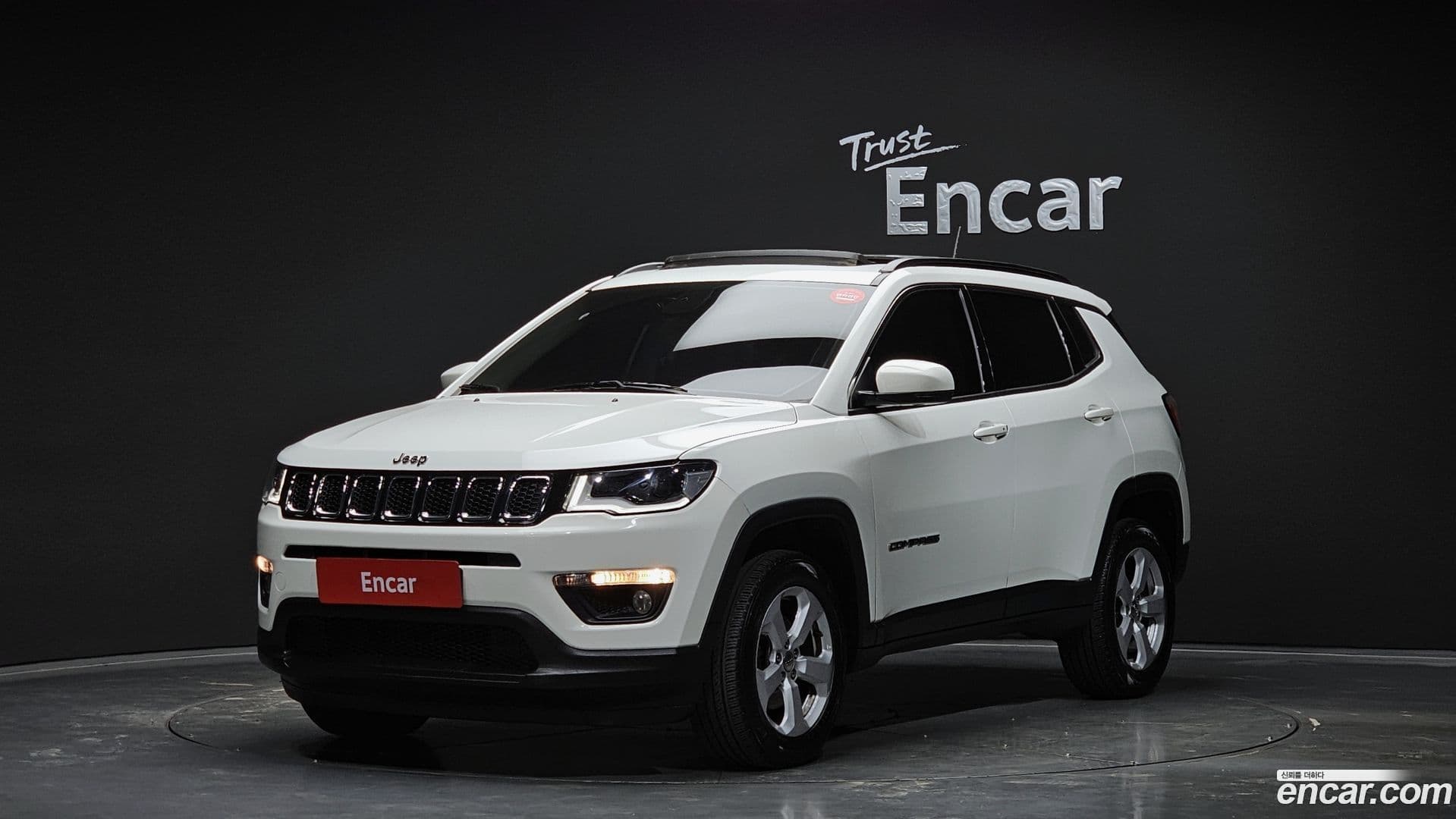 Main__Slider__Photo:Compass Jeep 2018.8-0