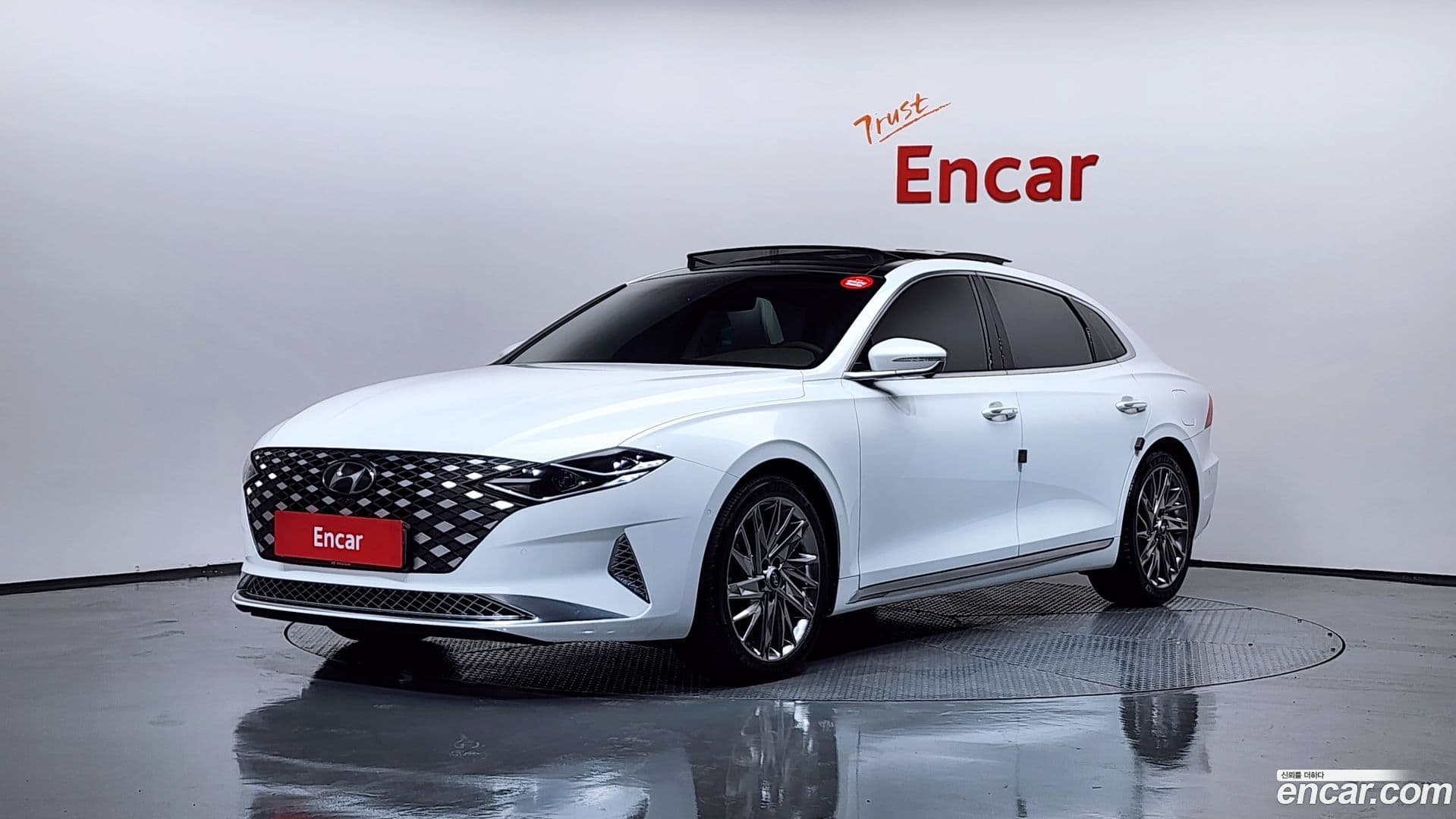 Main__Slider__Photo:Grandeur Hyundai 2019.11-0