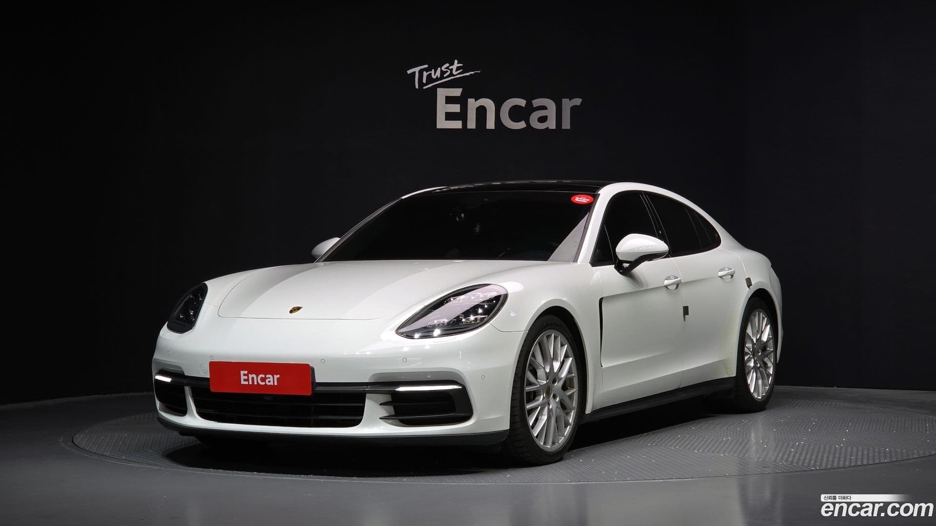 Main__Slider__Photo:Panamera Porsche 2018.11-0