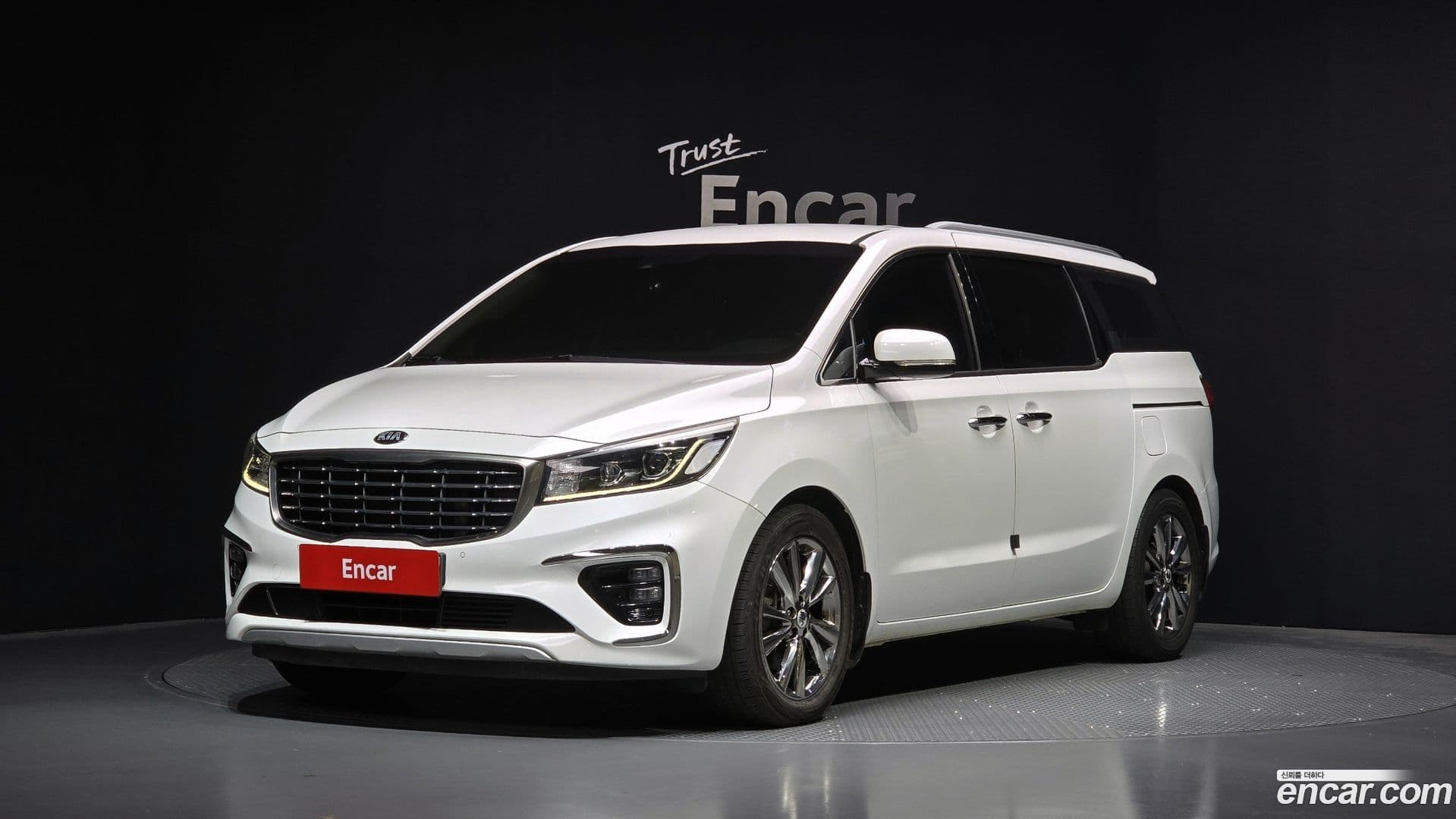 Main__Slider__Photo:Canival Kia 2018.3-0