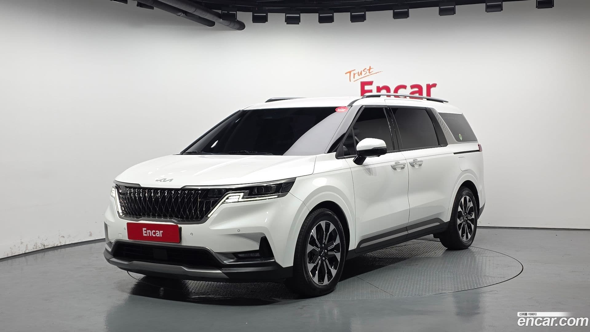 Main__Slider__Photo:Canival Kia 2021.9-0