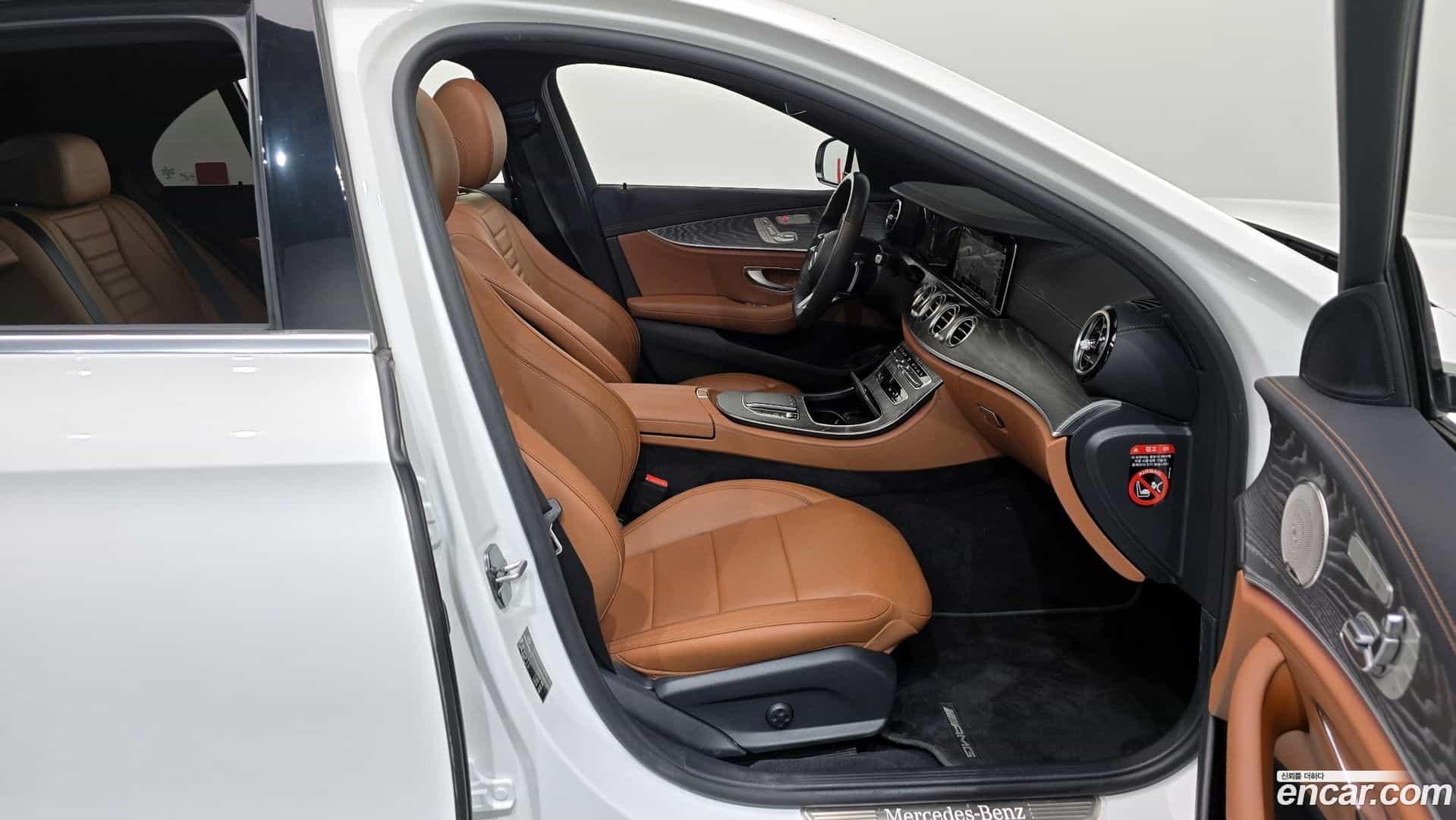 E-Class Mercedes-Benz 2021.3-OPTION-015
