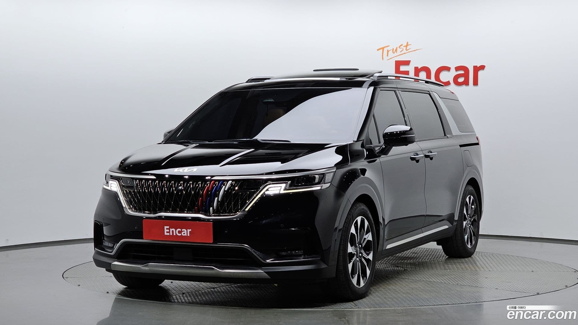Main__Slider__Photo:Canival Kia 2022.2-0