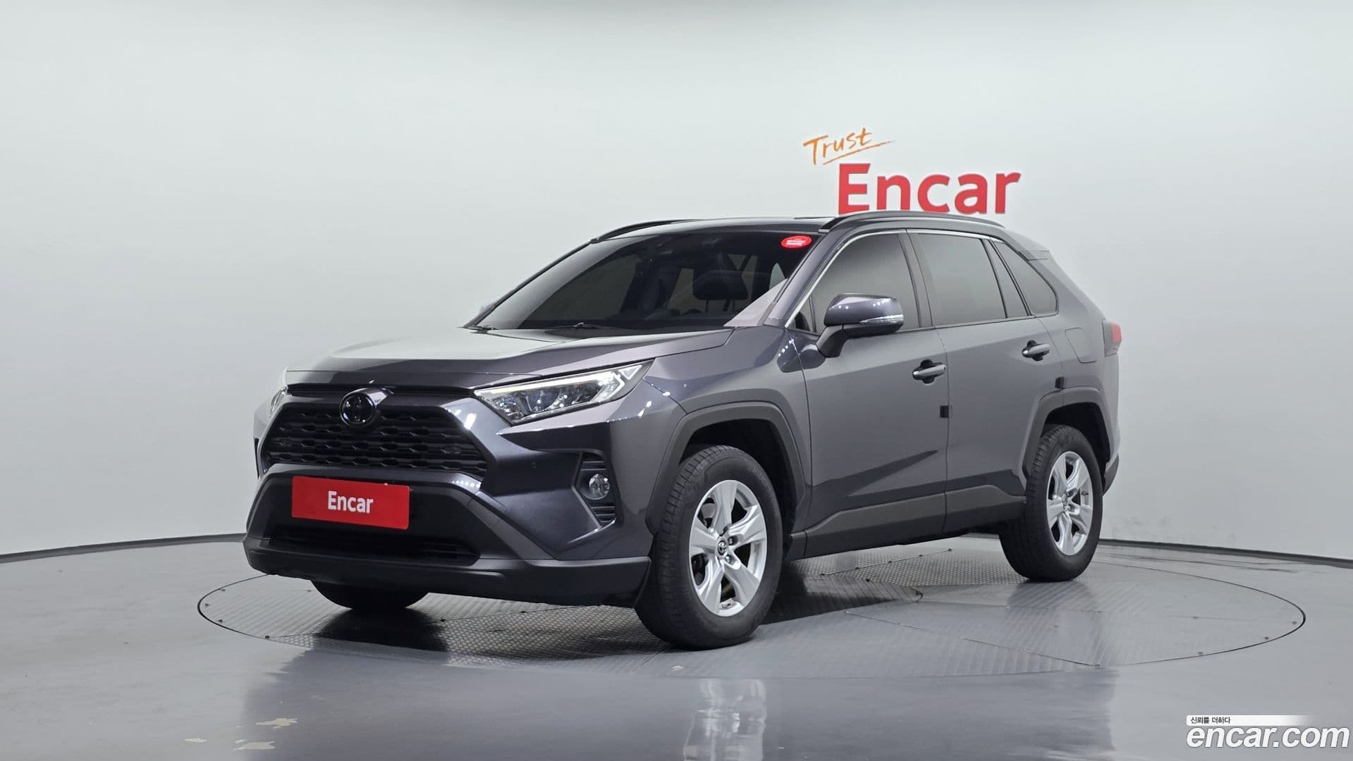 Main__Slider__Photo:RAV4 Toyota 2019.8-0
