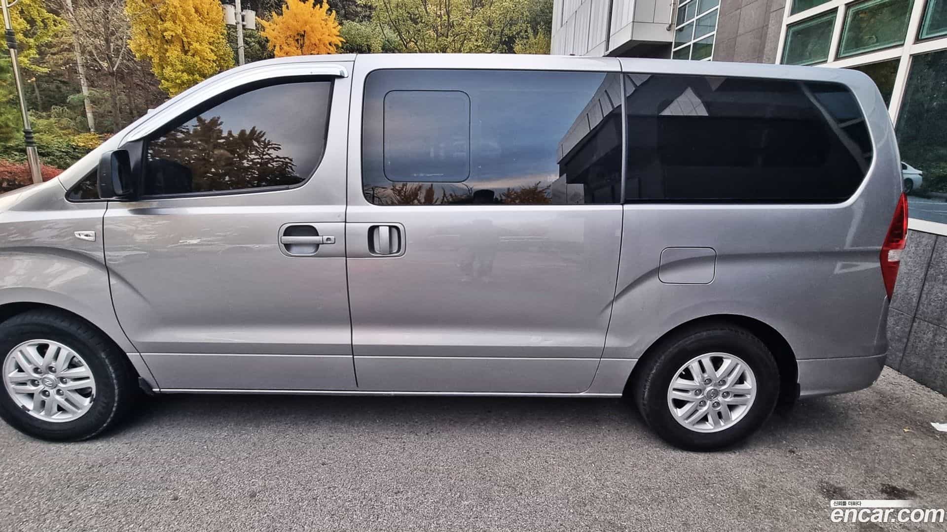 Starex Hyundai 2019.0-OPTION-015