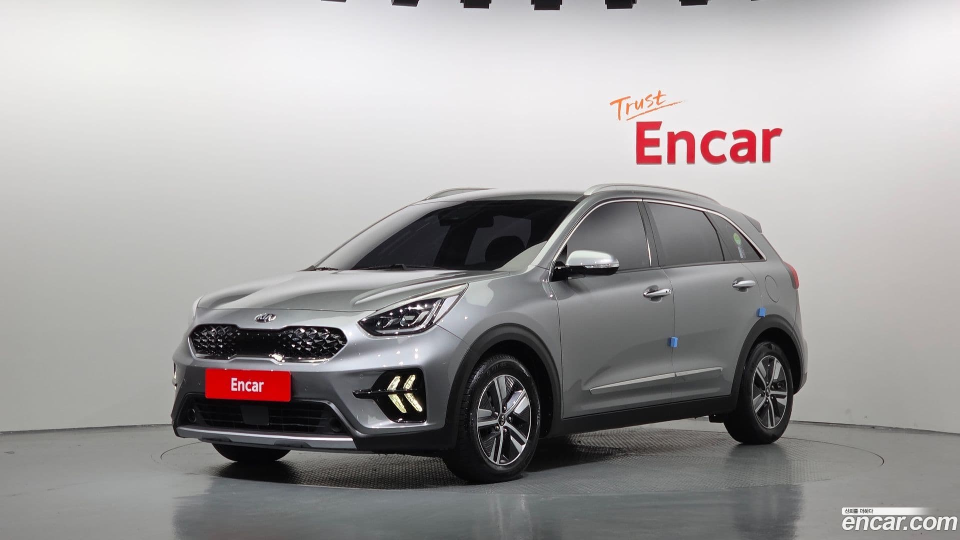 Main__Slider__Photo:Niro Kia 2019.4-0