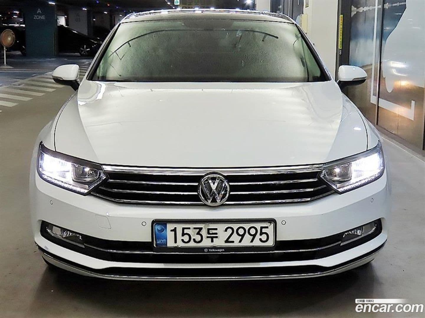 Main__Slider__Photo:Passat Volkswagen 2016.11-0