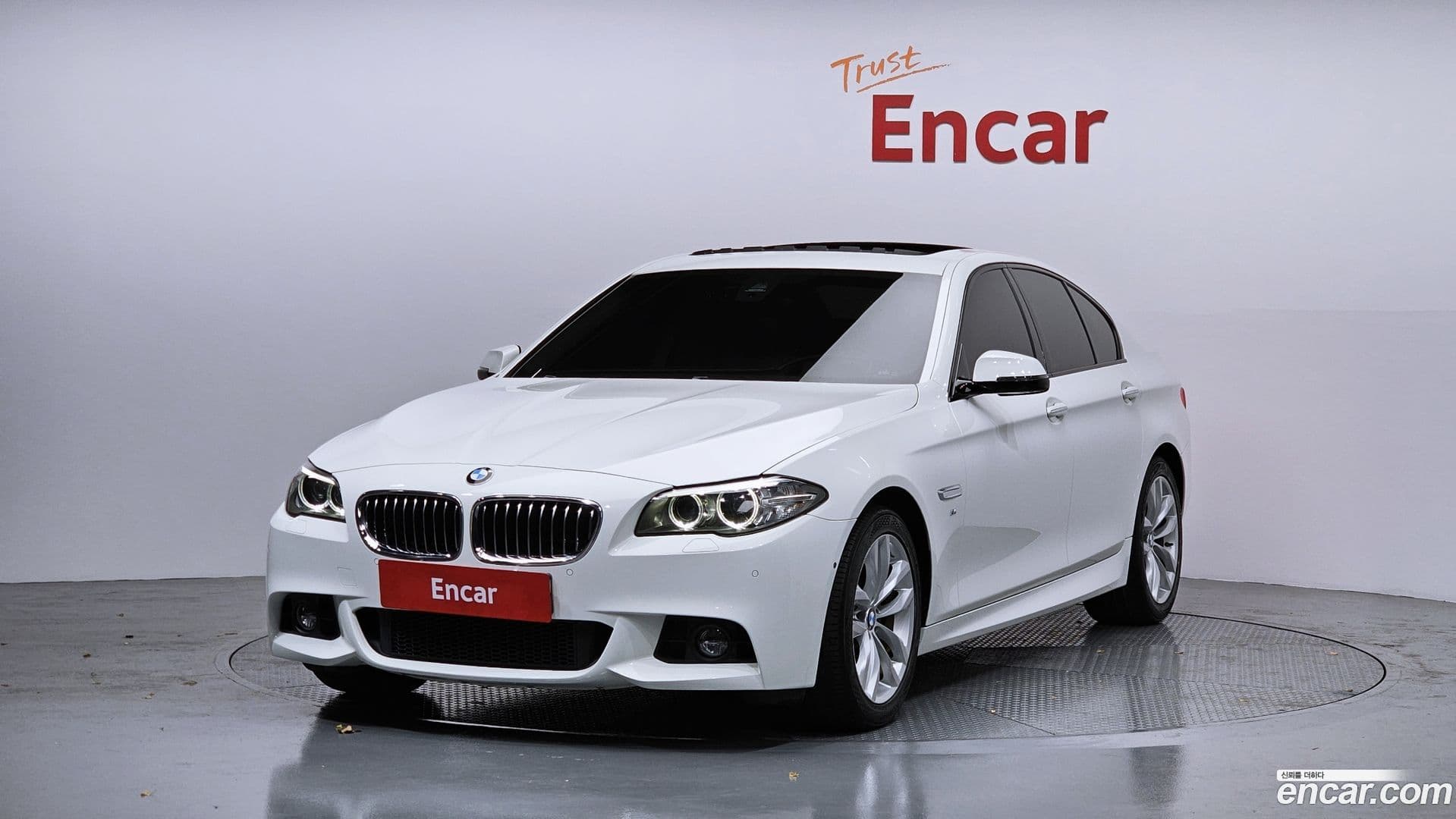 Main__Slider__Photo:5-Series BMW 2016.4-0