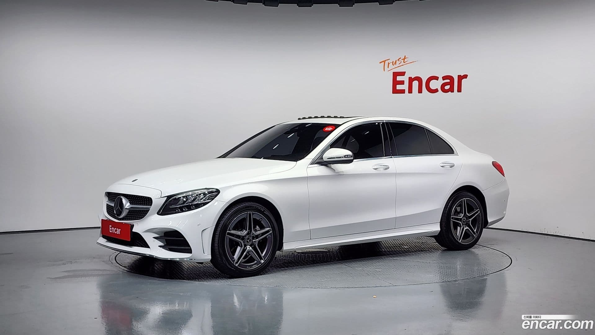 Main__Slider__Photo:C-Class Mercedes-Benz 2021.5-0