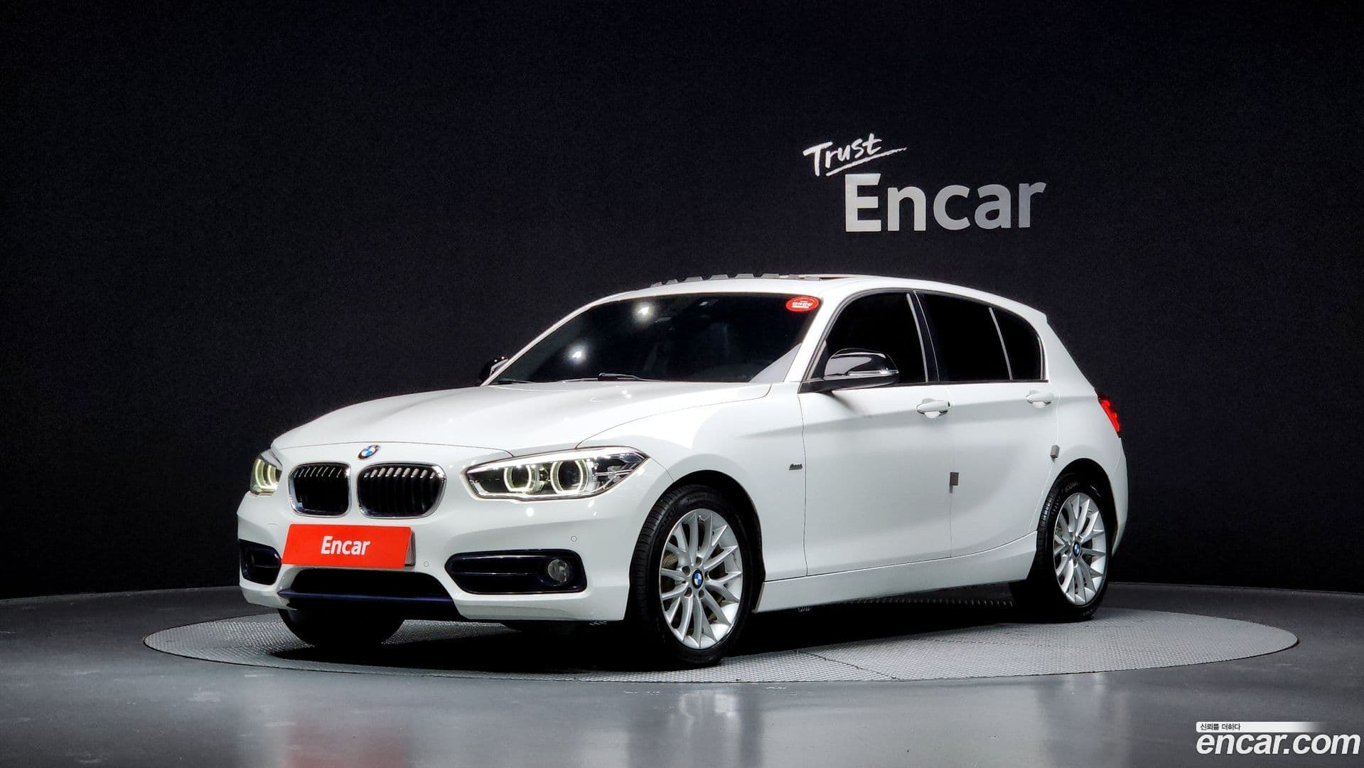 Main__Slider__Photo:1-Series BMW 2015.10-0
