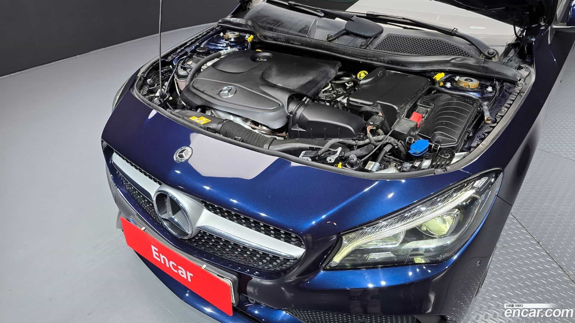 CLA-Class Mercedes-Benz 2018.6-INNER-006