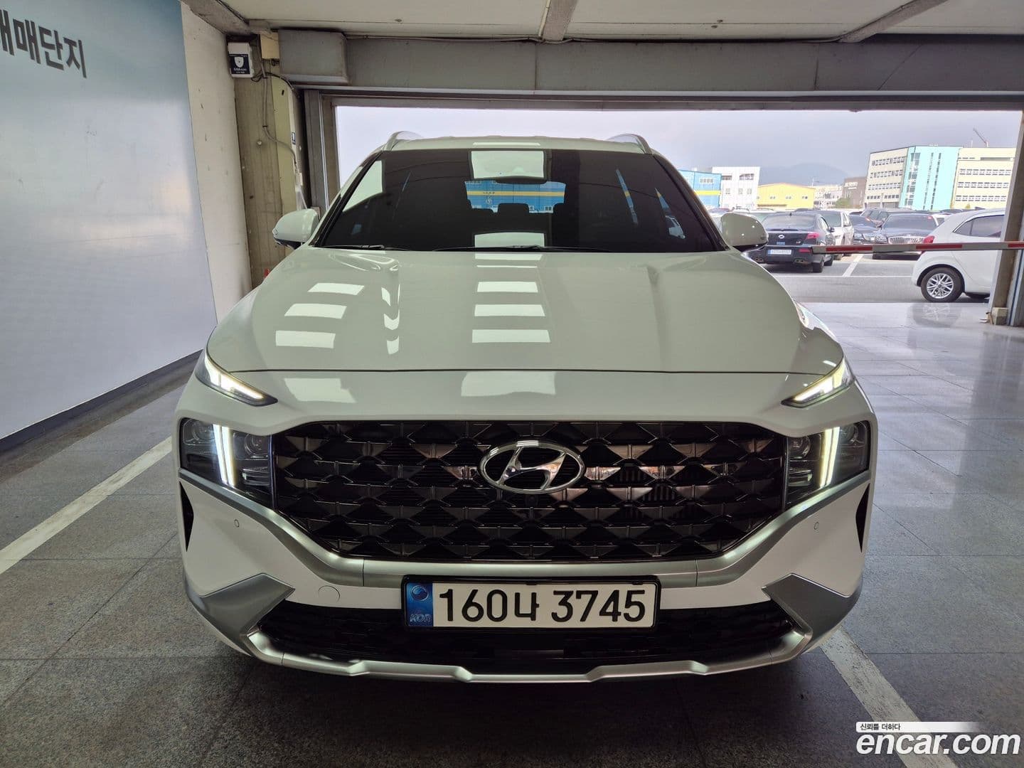 Main__Slider__Photo:Santafe Hyundai 2021.5-0