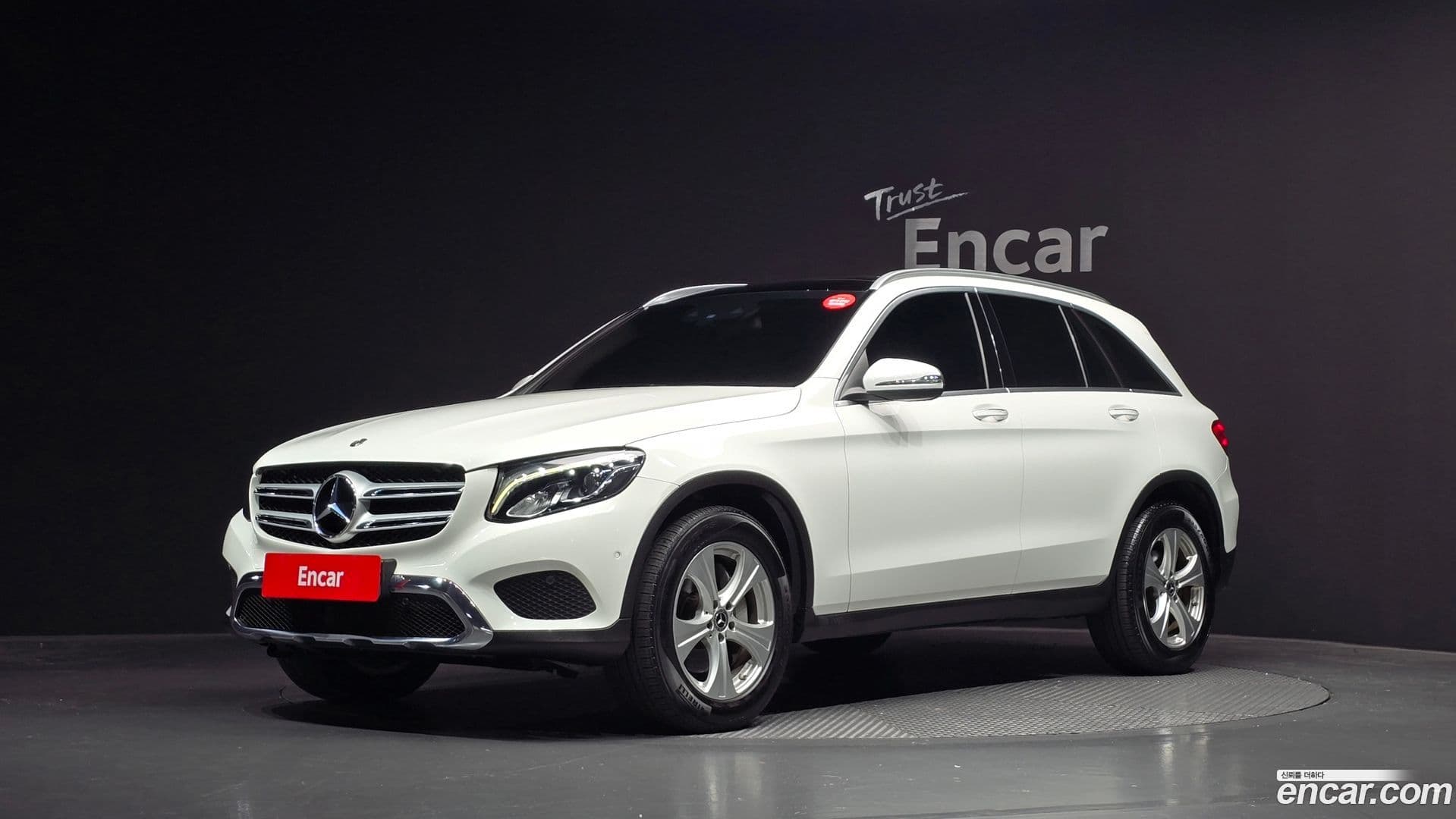 Main__Slider__Photo:GLC-Class Mercedes-Benz 2018.1-0