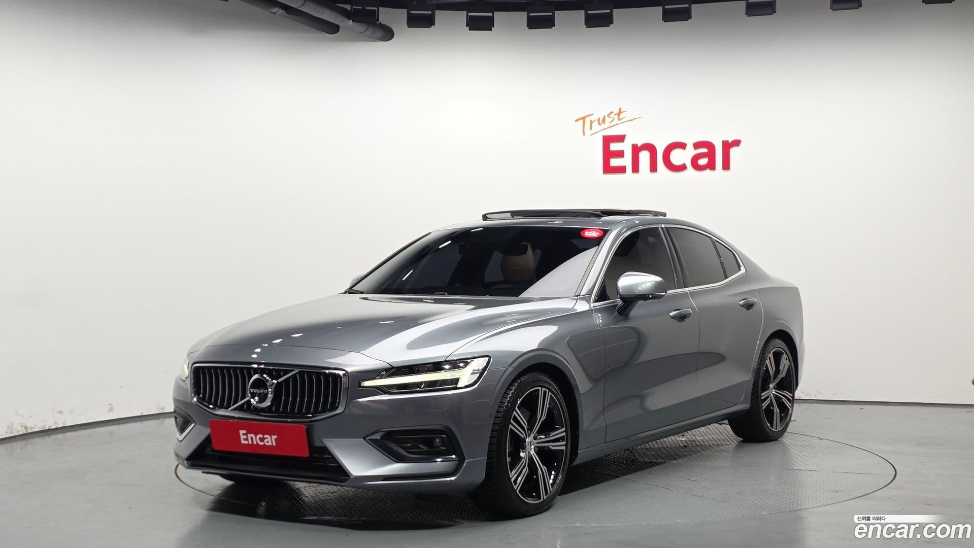 Main__Slider__Photo:S60 Volvo 2019.10-0