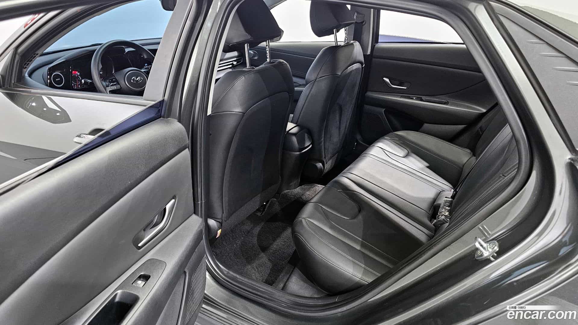 AVANTE Hyundai 2020.10-OPTION-015