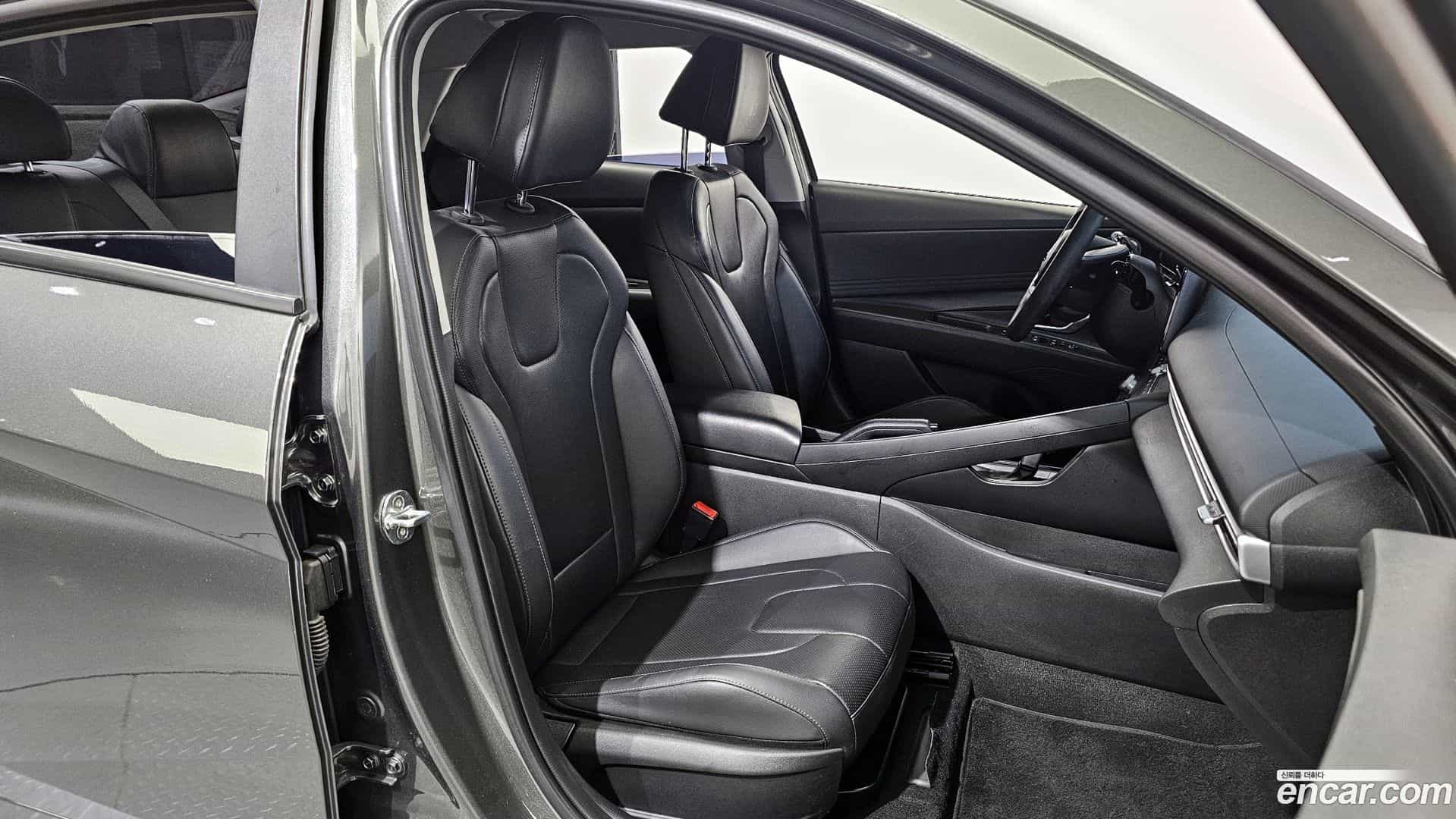 AVANTE Hyundai 2020.10-OPTION-016