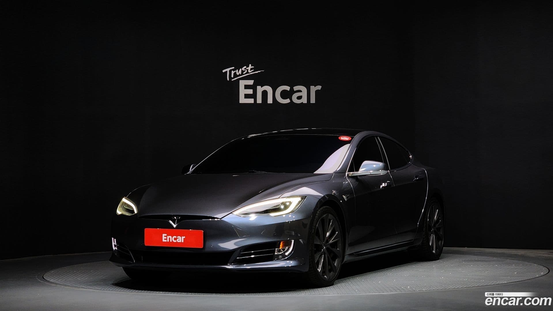 Main__Slider__Photo:Model S Tesla 2020.8-0