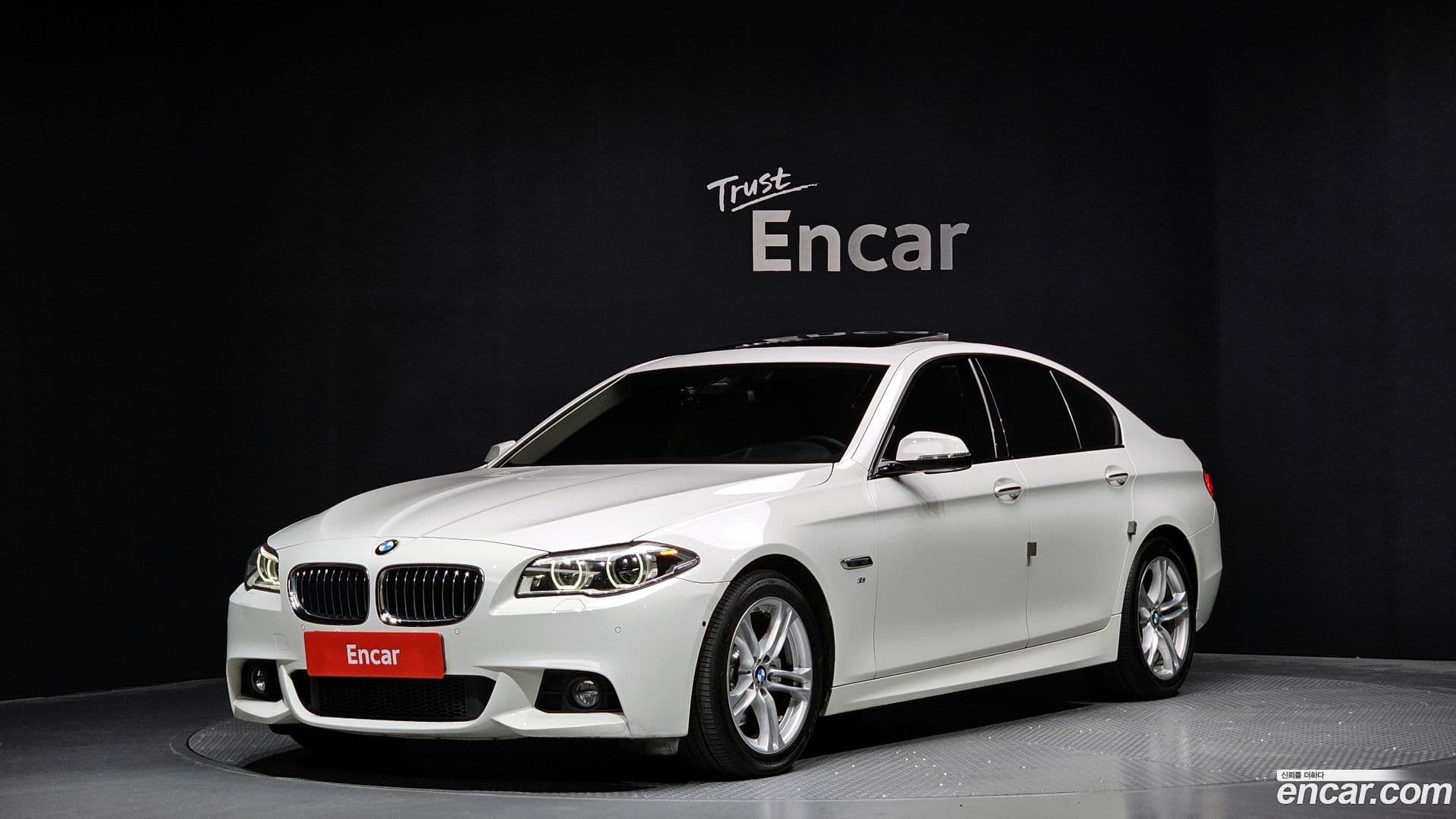 Main__Slider__Photo:5-Series BMW 2016.3-0