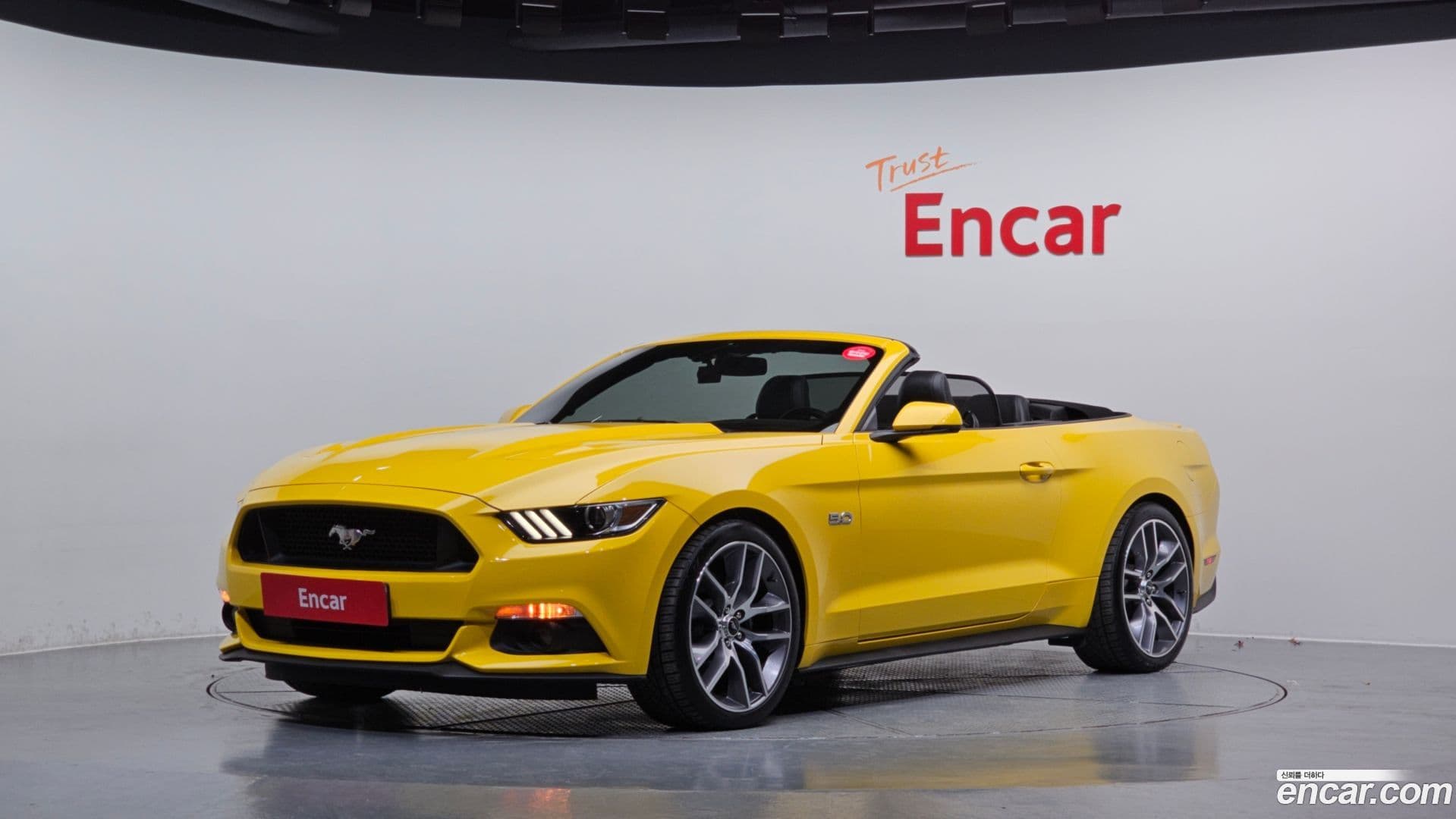 Main__Slider__Photo:Mustang Ford 2017.10-0