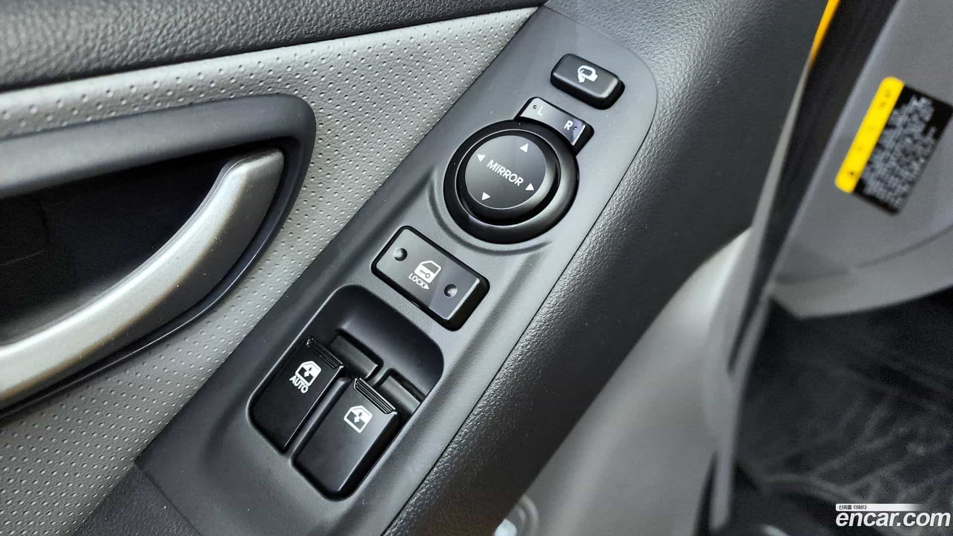 Starex Hyundai 2016.6-OPTION-017