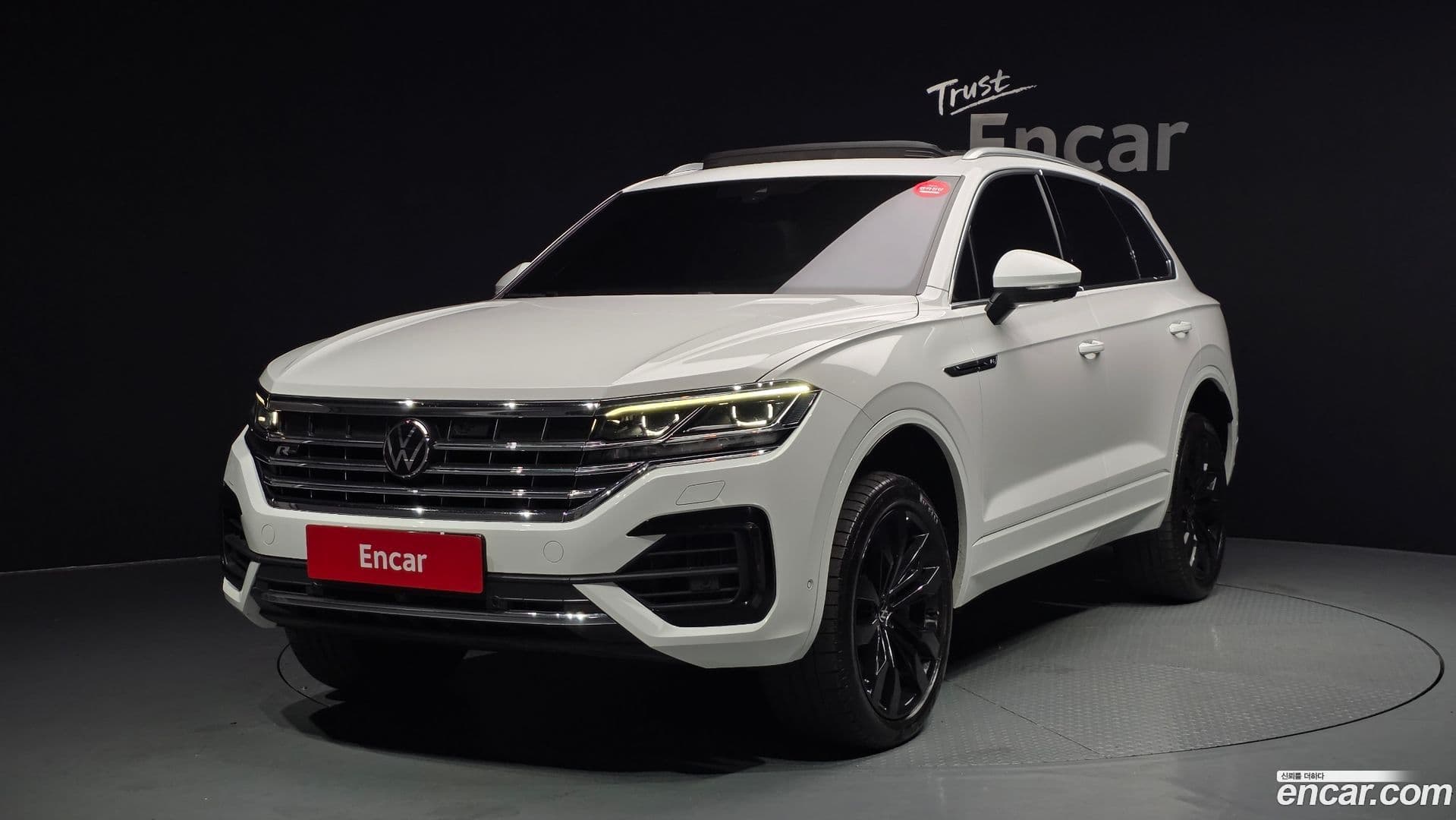 Main__Slider__Photo:Touareg Volkswagen 2020.7-0