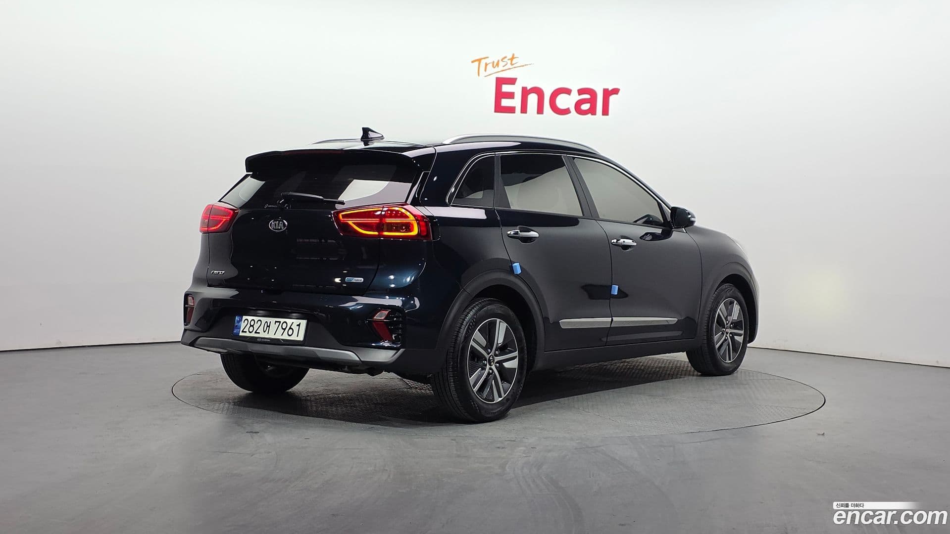 Main__Slider__Photo:Niro Kia 2020.4-0