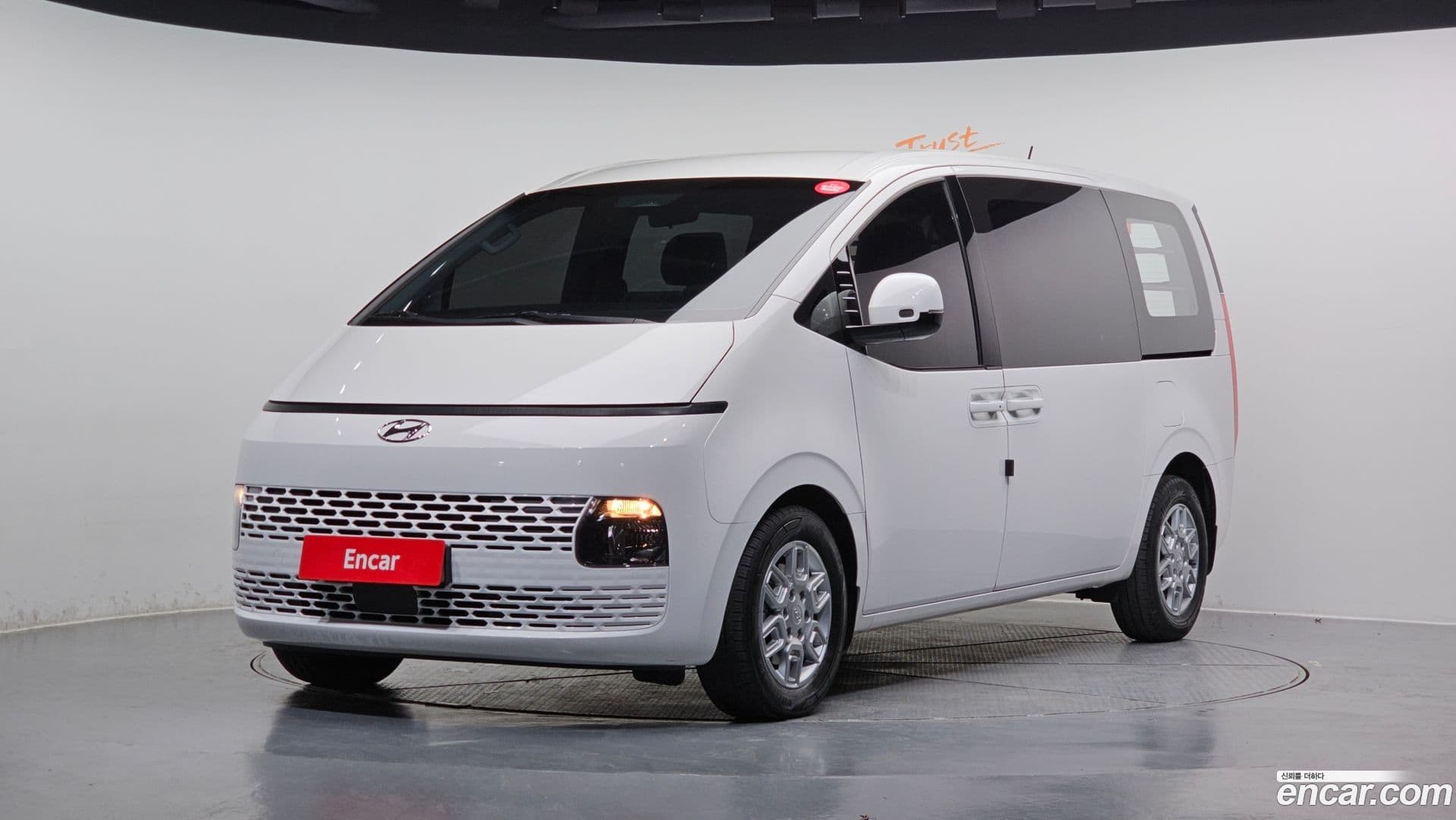 Main__Slider__Photo:Staria Hyundai 2022.0-0