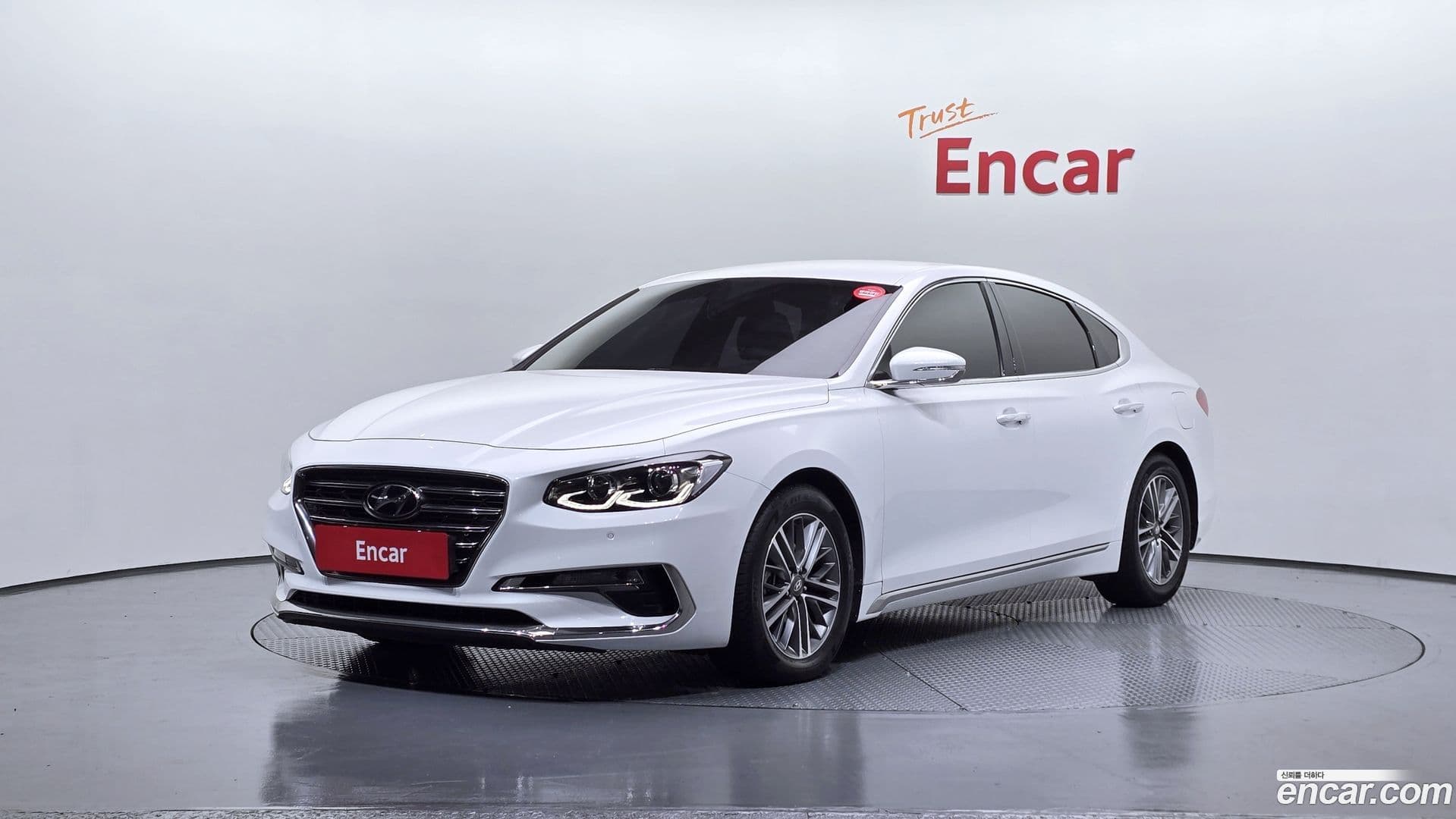 Main__Slider__Photo:Grandeur Hyundai 2017.9-0