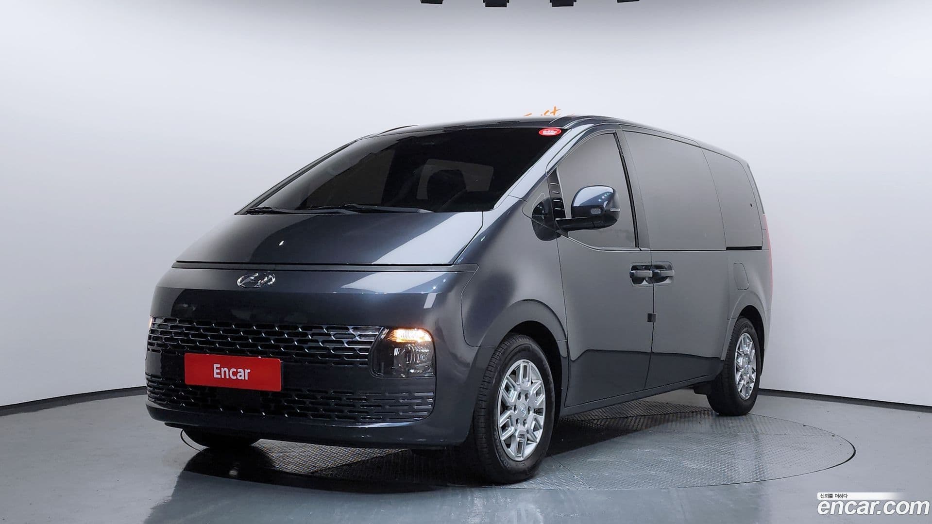 Main__Slider__Photo:Staria Hyundai 2021.9-0
