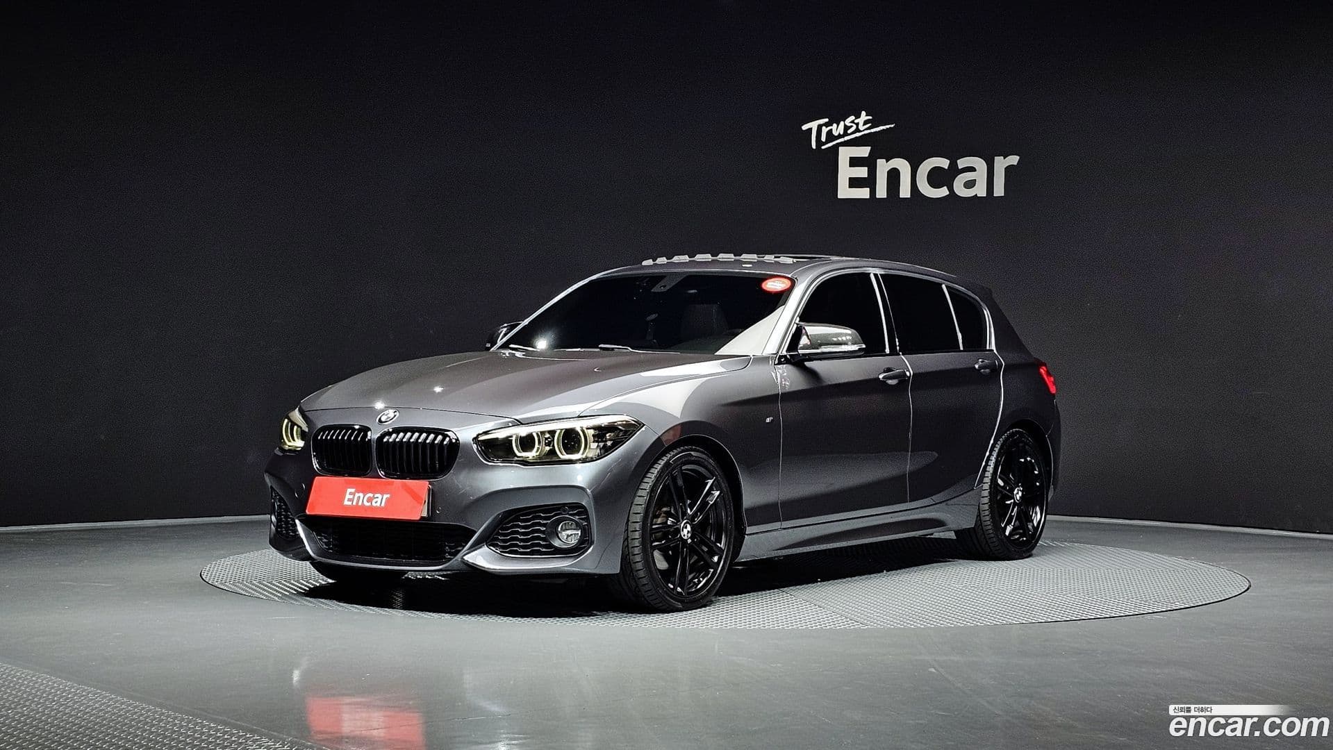 Main__Slider__Photo:1-Series BMW 2017.9-0