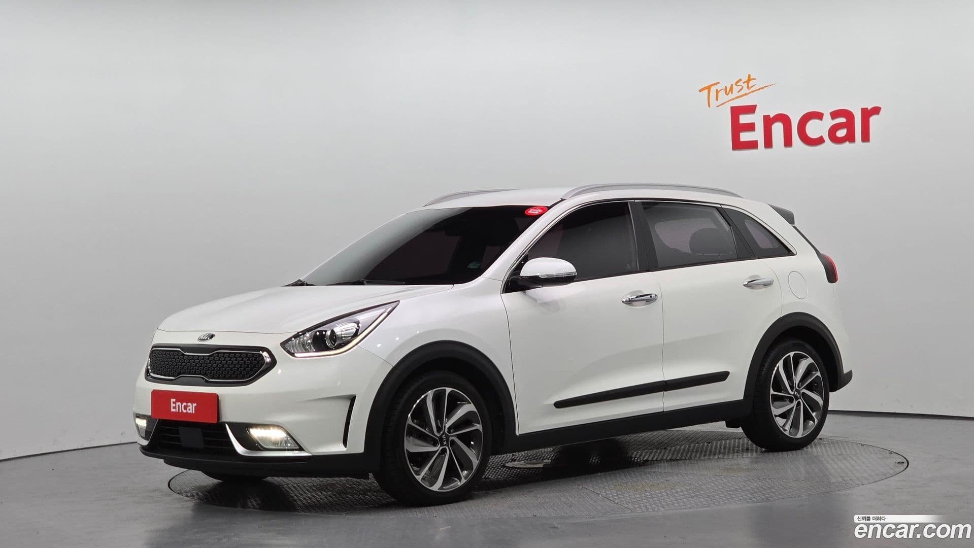 Main__Slider__Photo:Niro Kia 2018.2-0