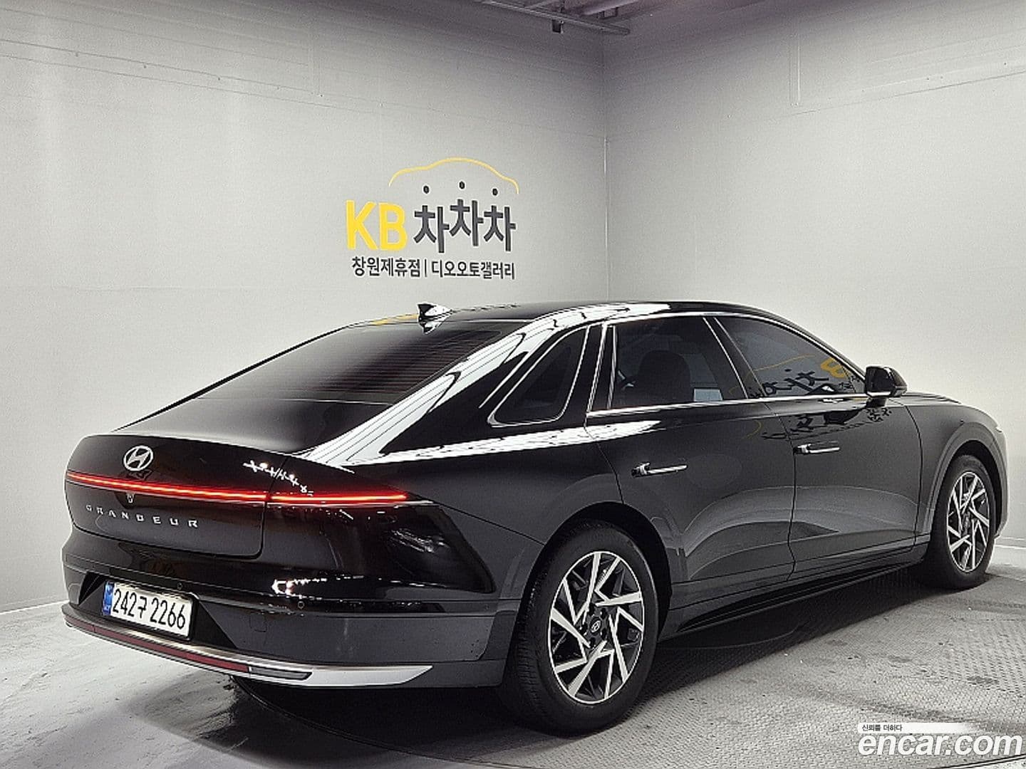 Main__Slider__Photo:Grandeur Hyundai 2025.3-0