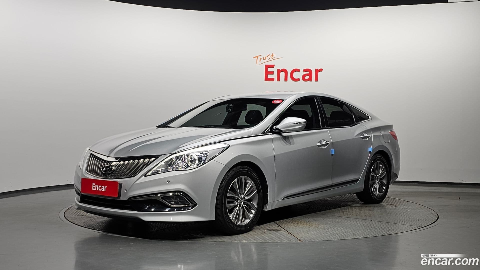 Main__Slider__Photo:Grandeur Hyundai 2015.8-0