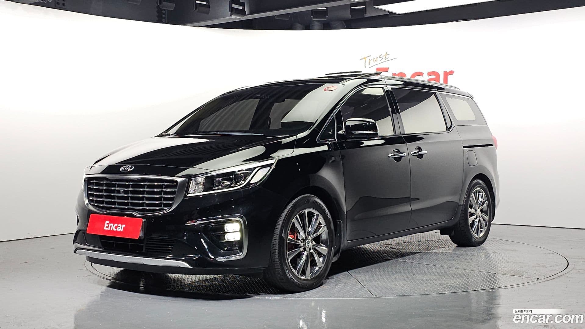 Main__Slider__Photo:Canival Kia 2018.4-0