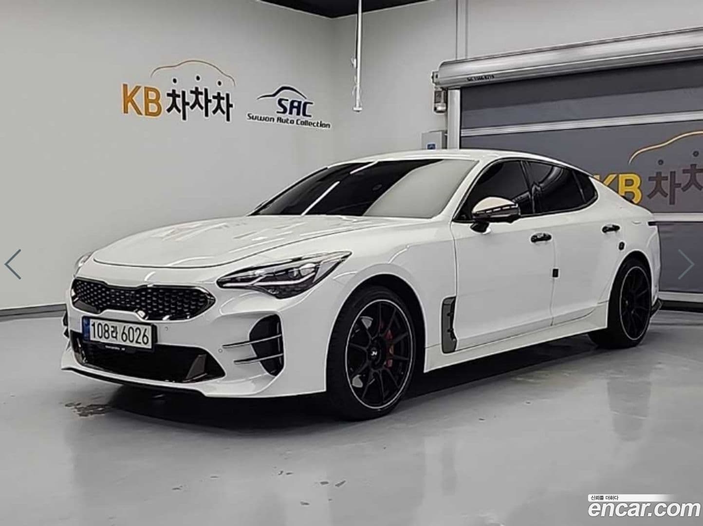 Main__Slider__Photo:Stinger Kia 2021.9-0