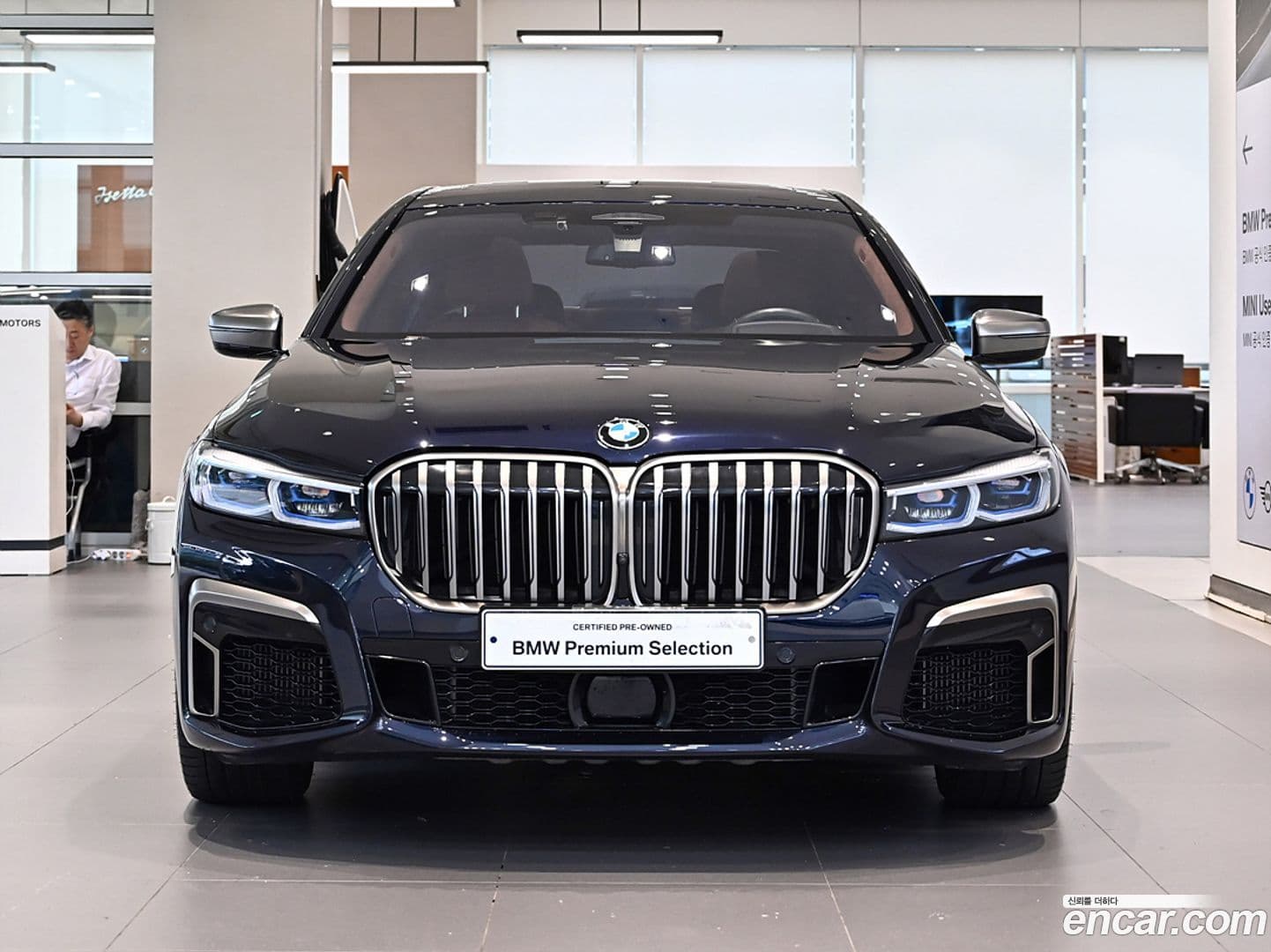 Main__Slider__Photo:7-Series BMW 2019.6-0