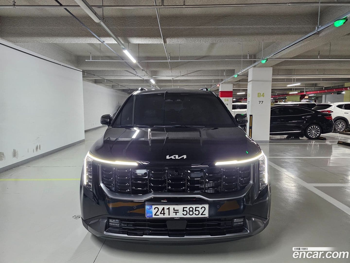 Main__Slider__Photo:Canival Kia 2024.7-0