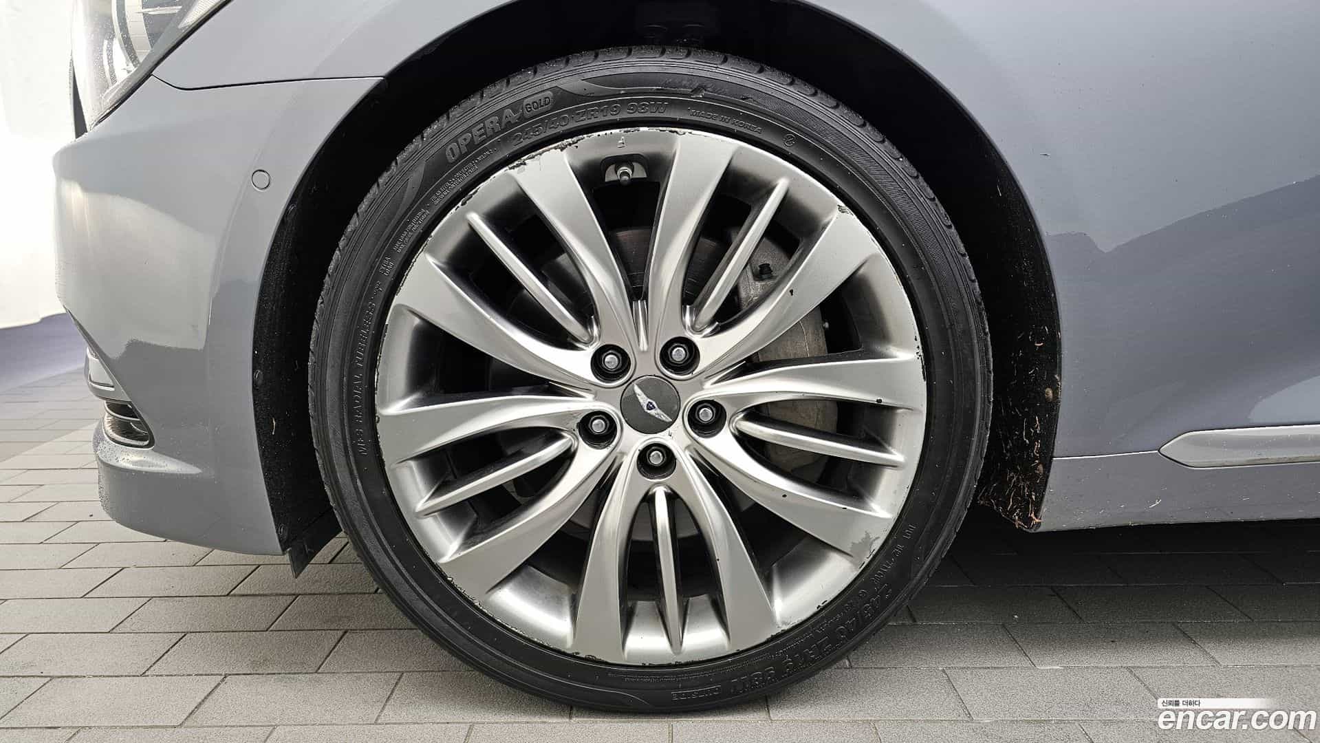 Genesis Hyundai 2014.1-OUTER-5